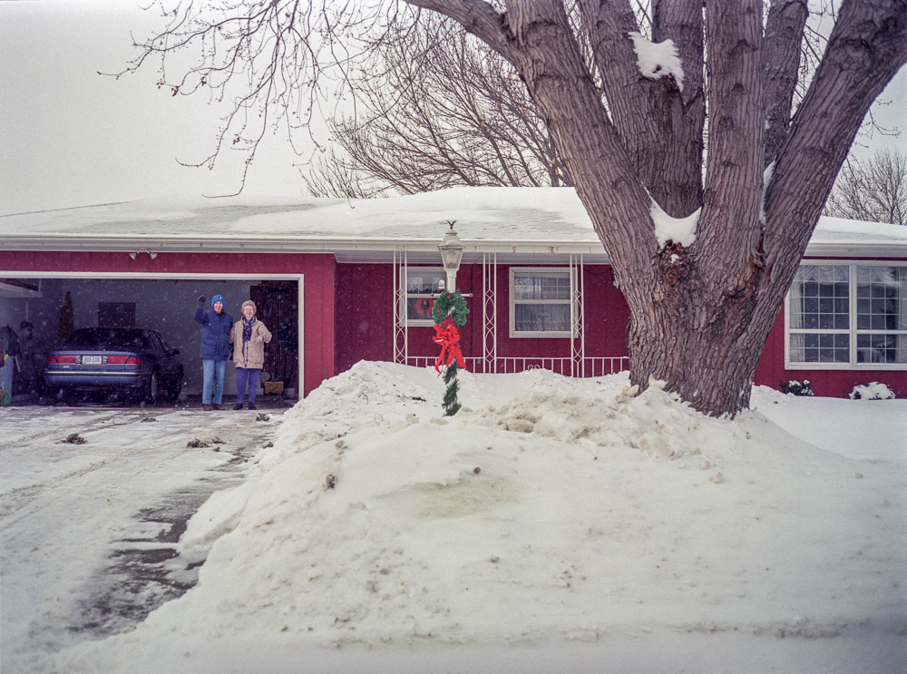 Leaving and waving, 12/2000