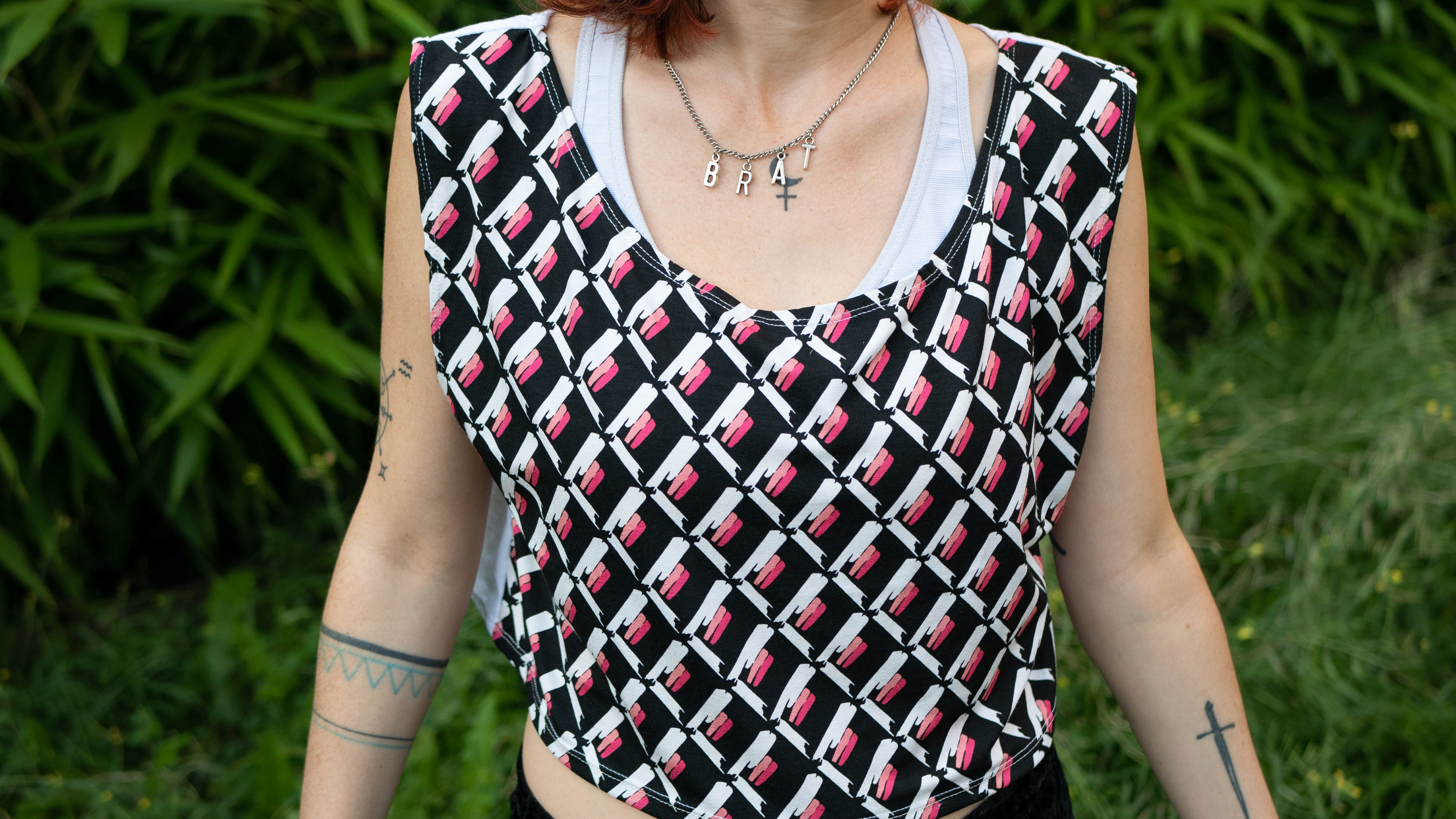 Leo in the pink n black jersey crop