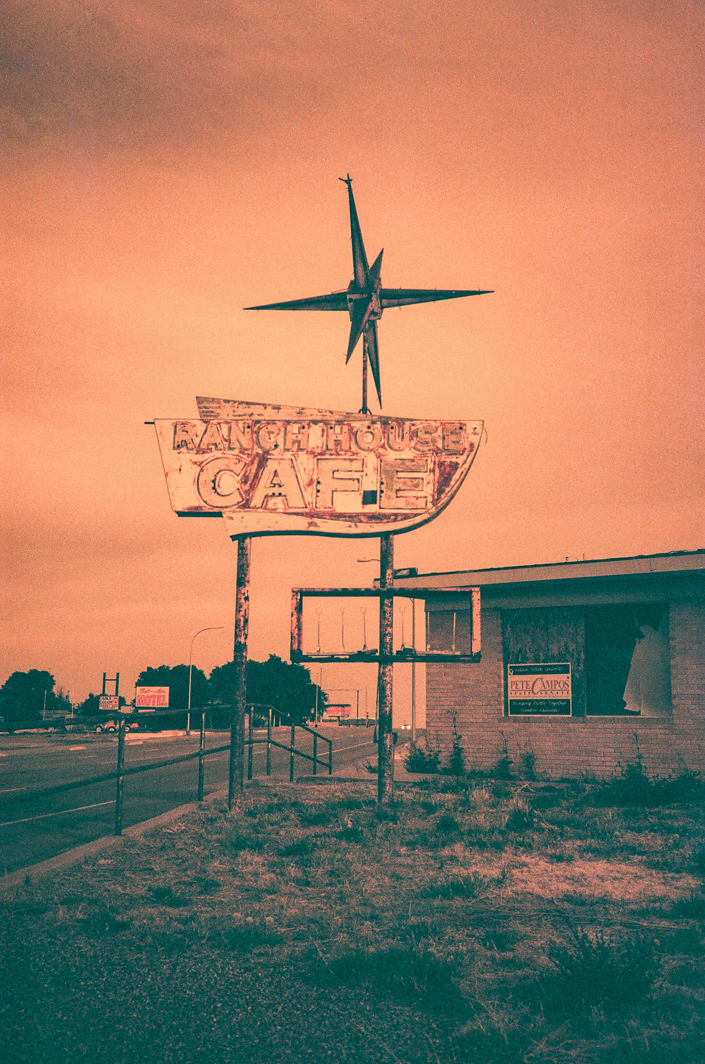 DIY Redscale (Fuji Color 200) - Canon AF35ML