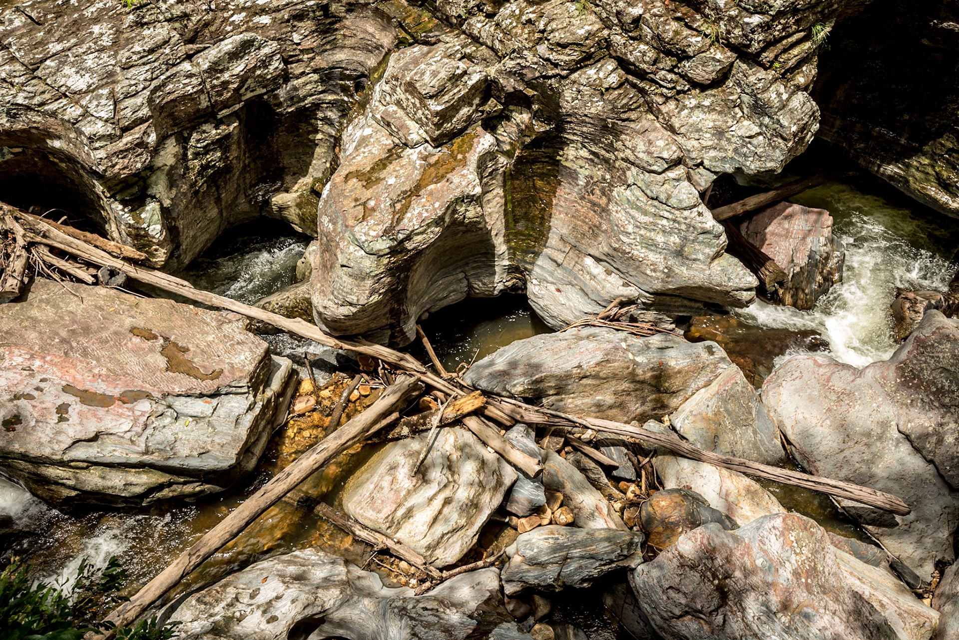 COD:8395_2018 - Raizama - Alto Paraíso-GO