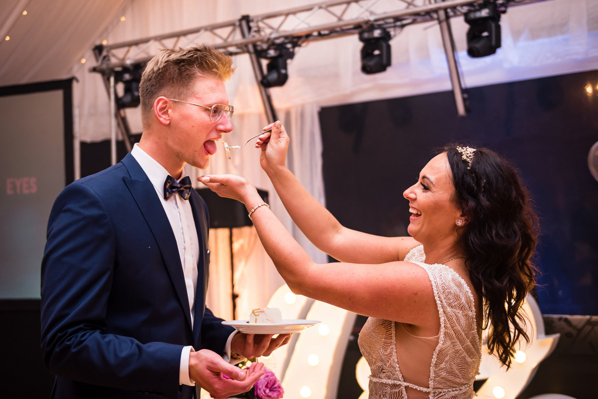 fotograf ślubny tort weselny