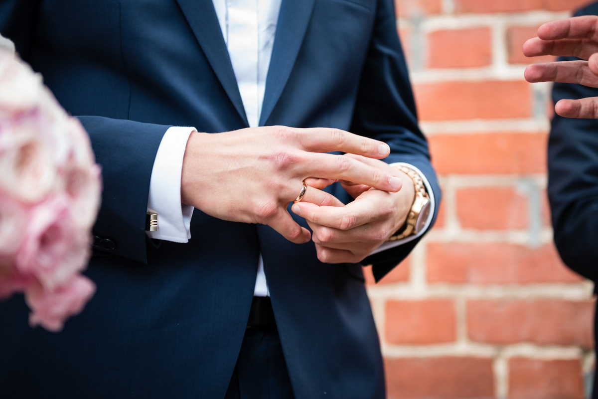 obrączki na ślubie