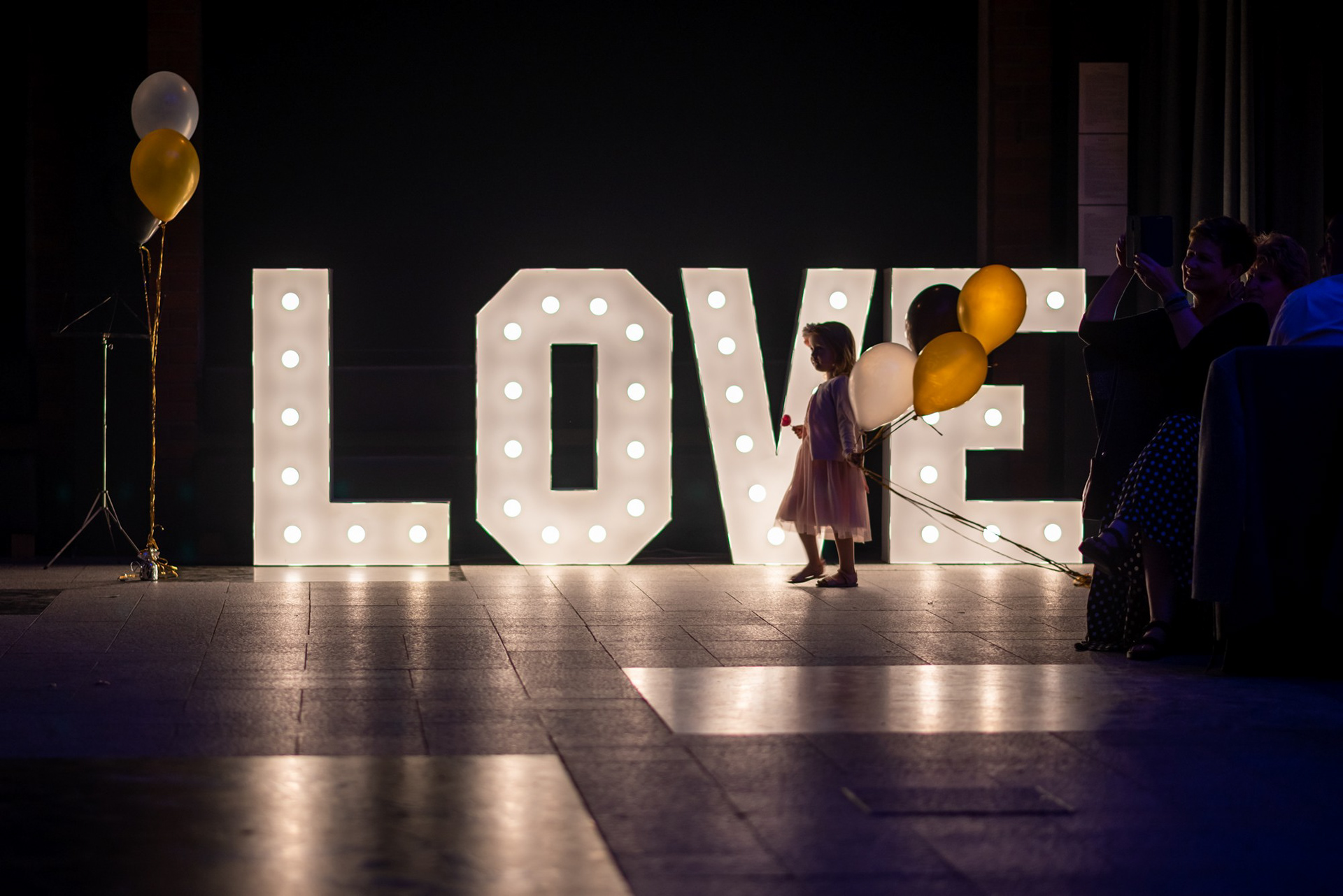 napis love na wesele