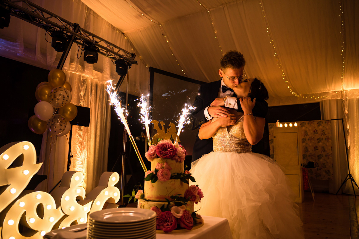 tort ślubny zdjęcia