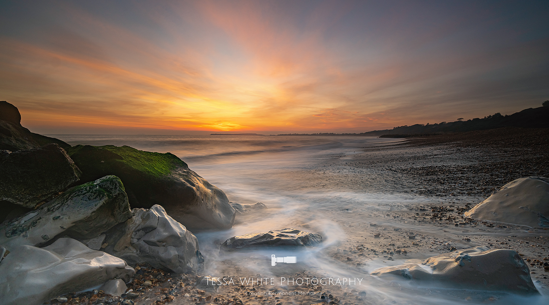 L006                  Highcliffe Beach