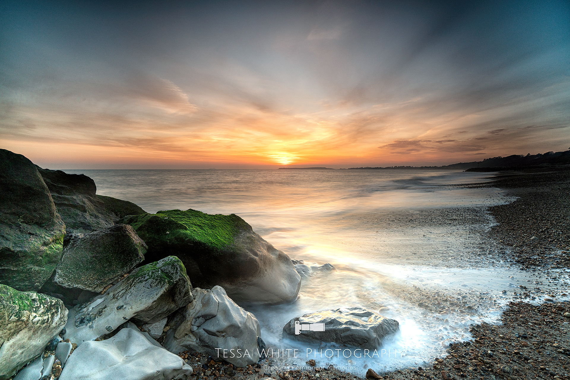 L005                           Highcliffe Beach