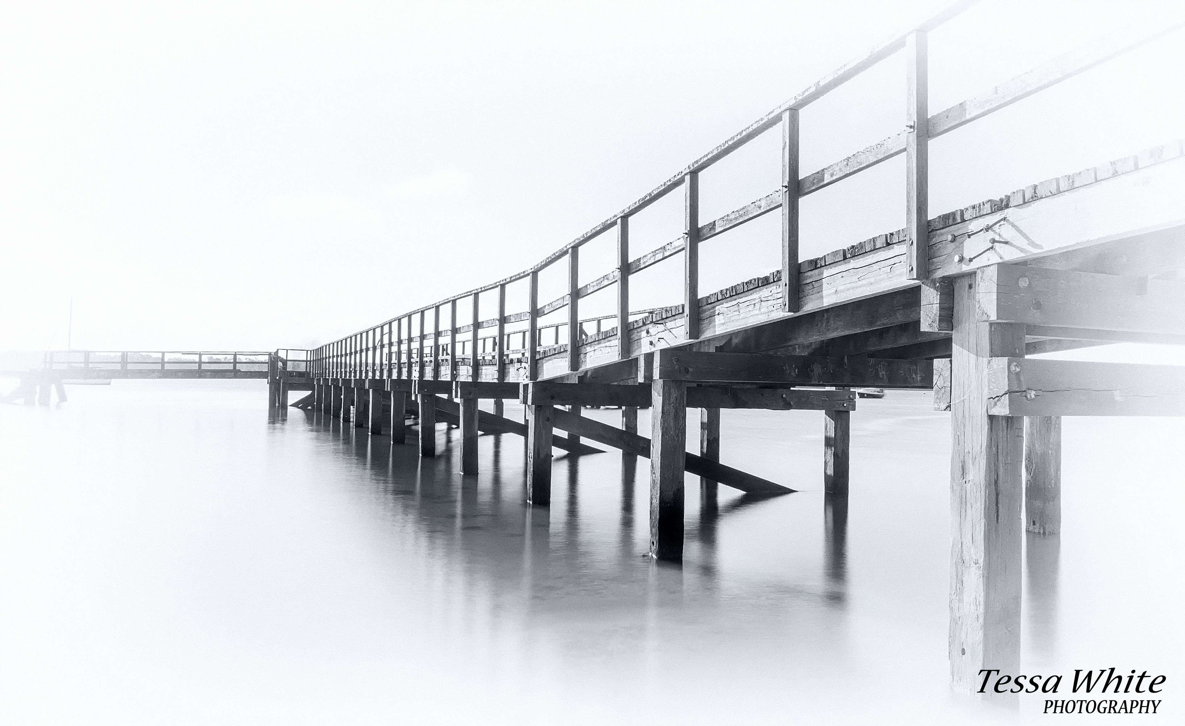 L009      Hamworthy Pier, Poole