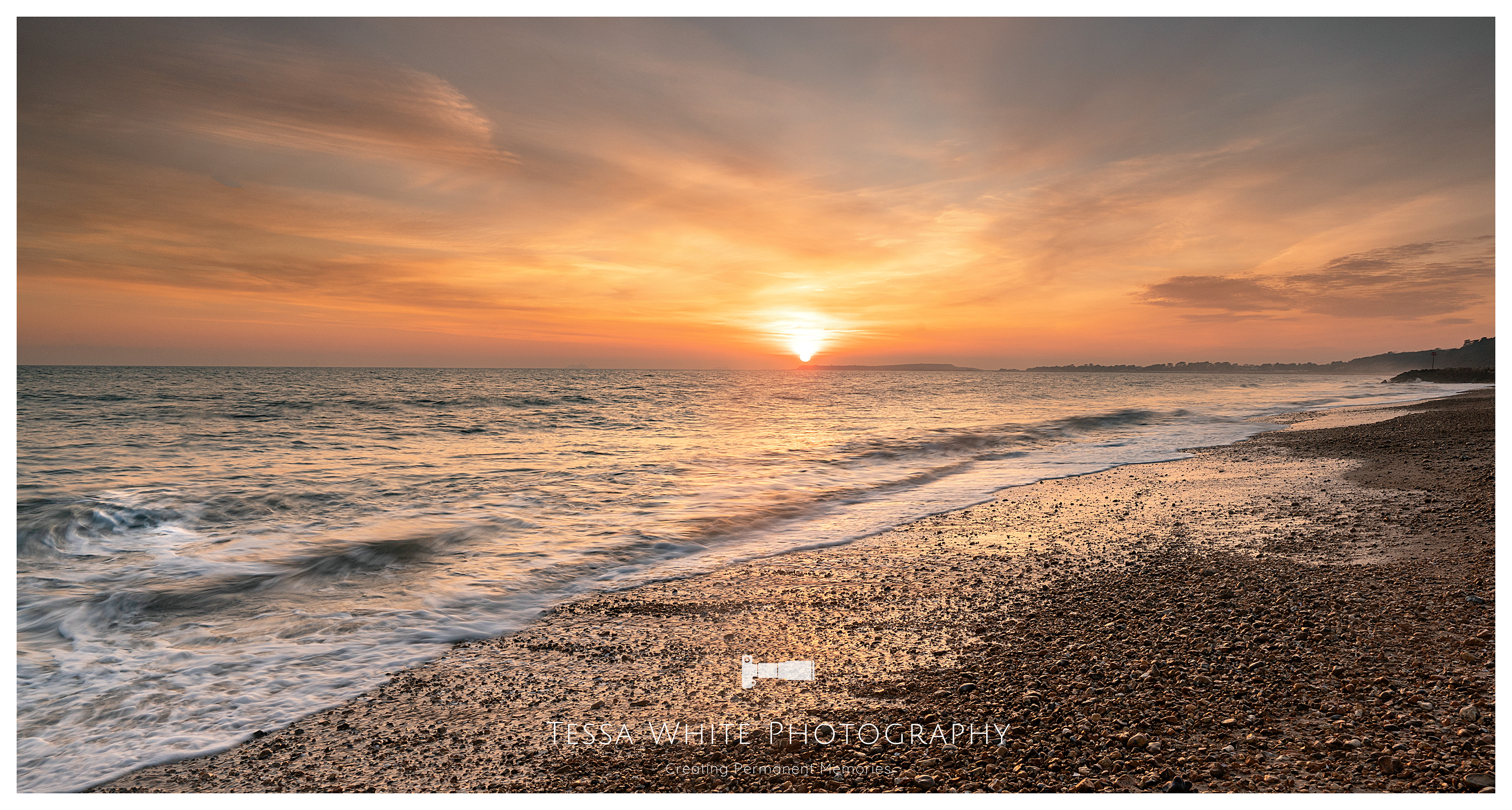 L004              Highcliffe Beach