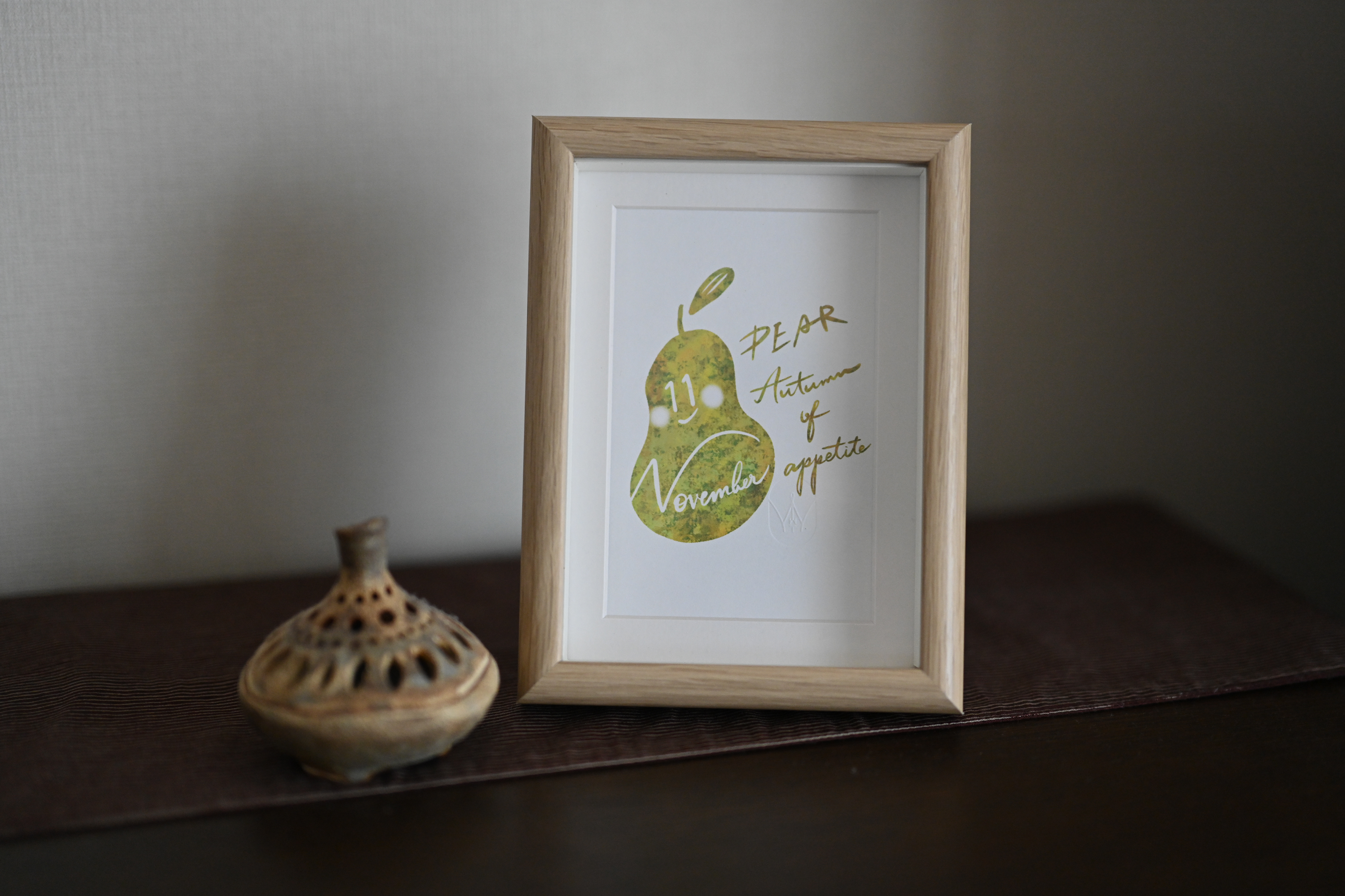 2022/November/pear and autumn leaves
