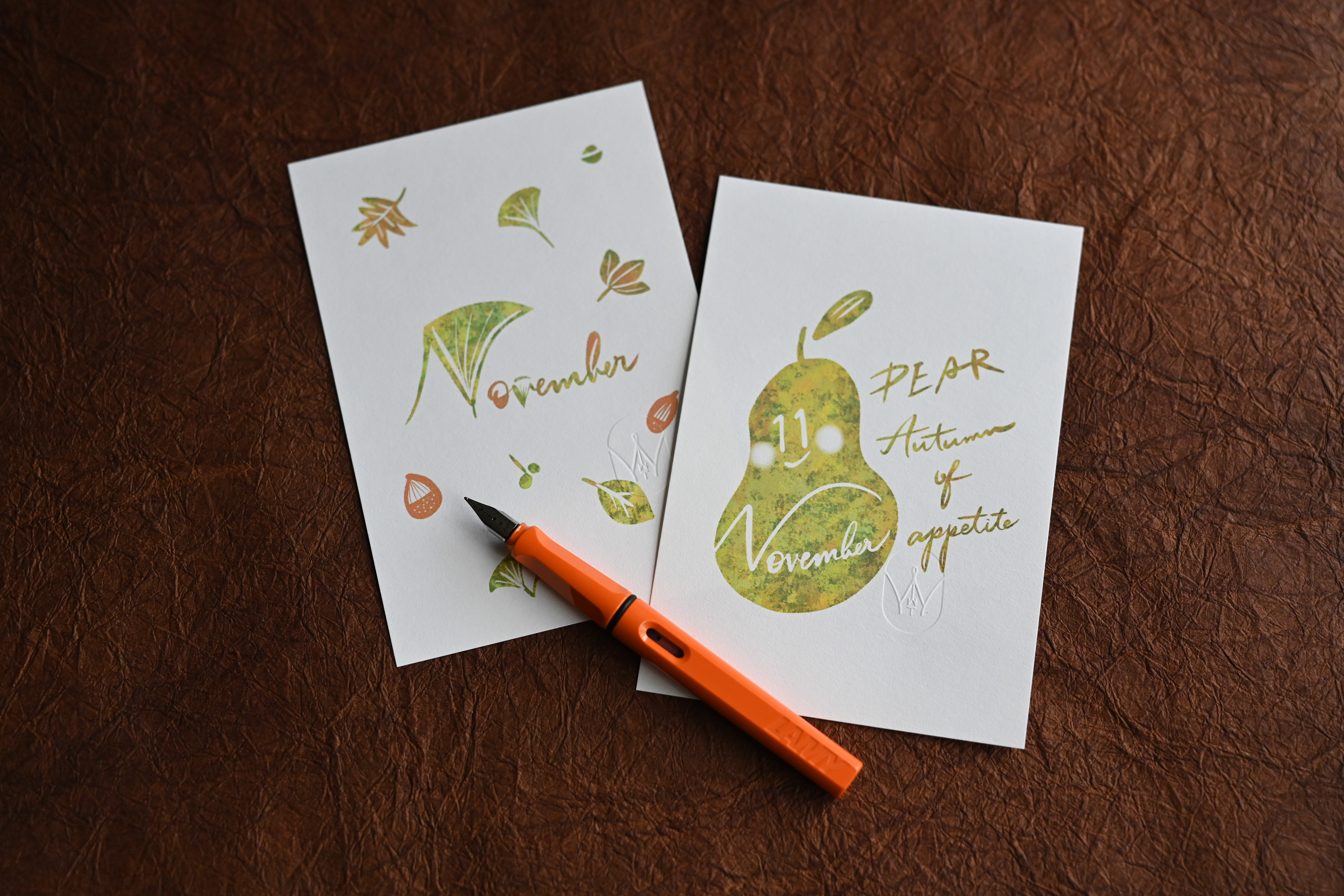 2022/November/pear and autumn leaves