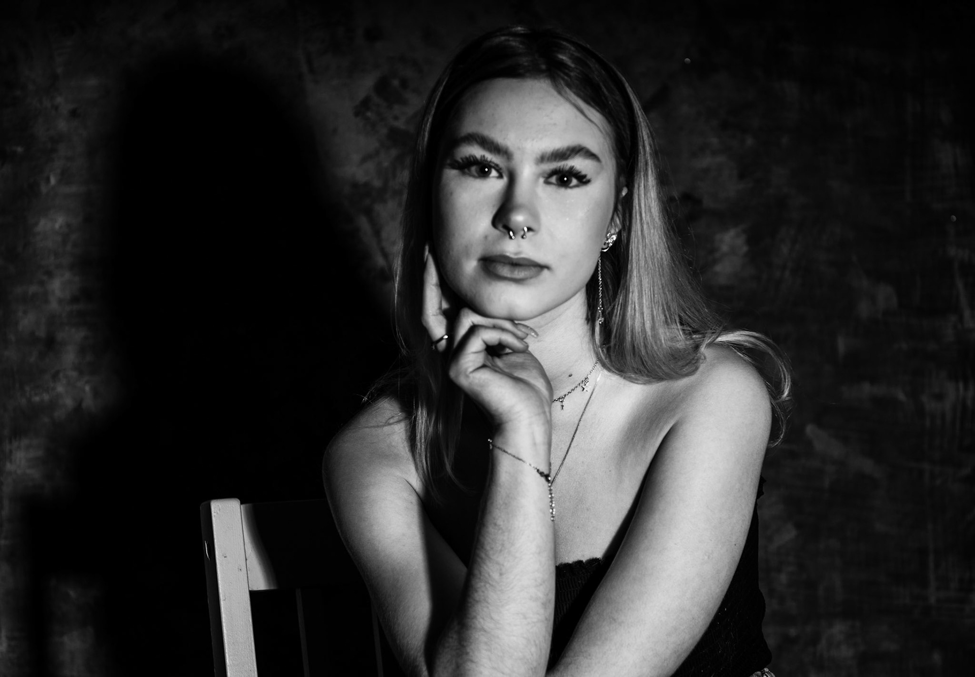 Portret kobiety – artystyczna fotografia portretowa Katowice.