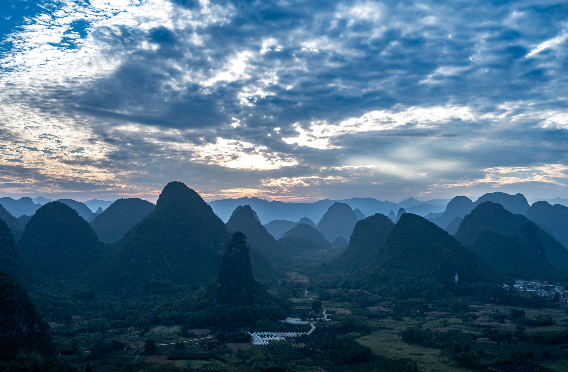 Guillin limestone mountains