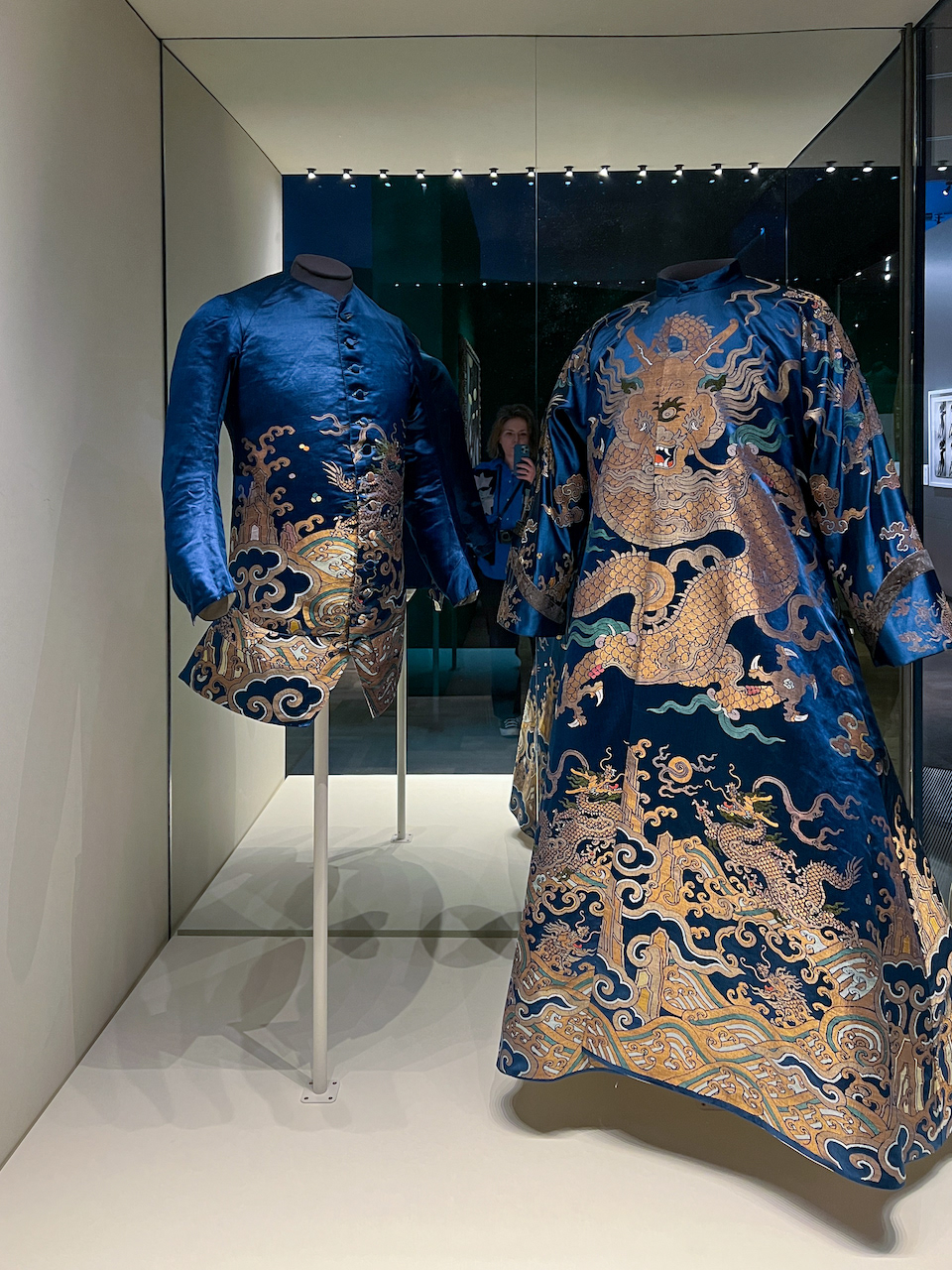 Kamerjas en bijpassend vest gemaakt van stof van Chinese hofkleding, 1750-1760