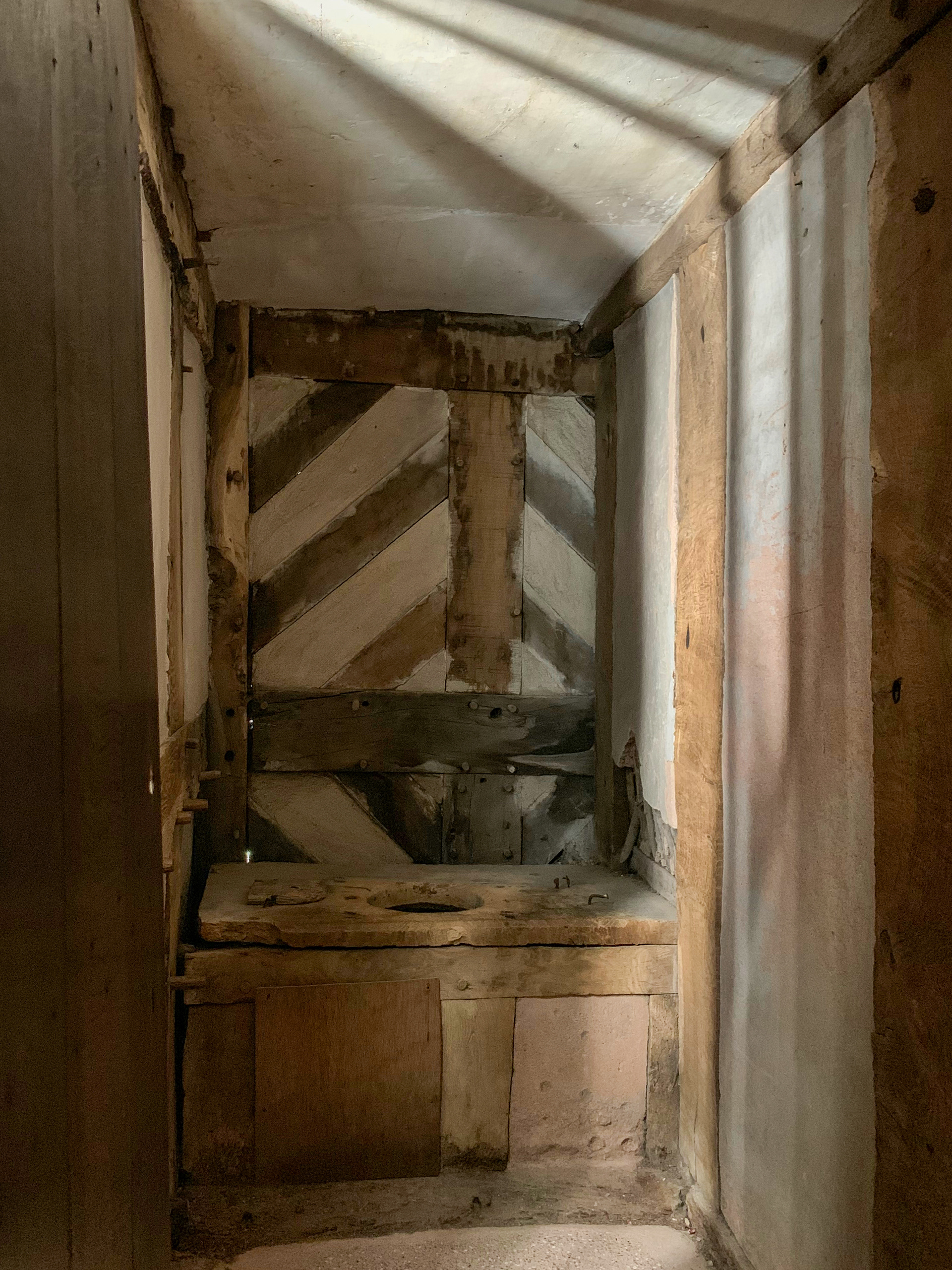Tudor WC
