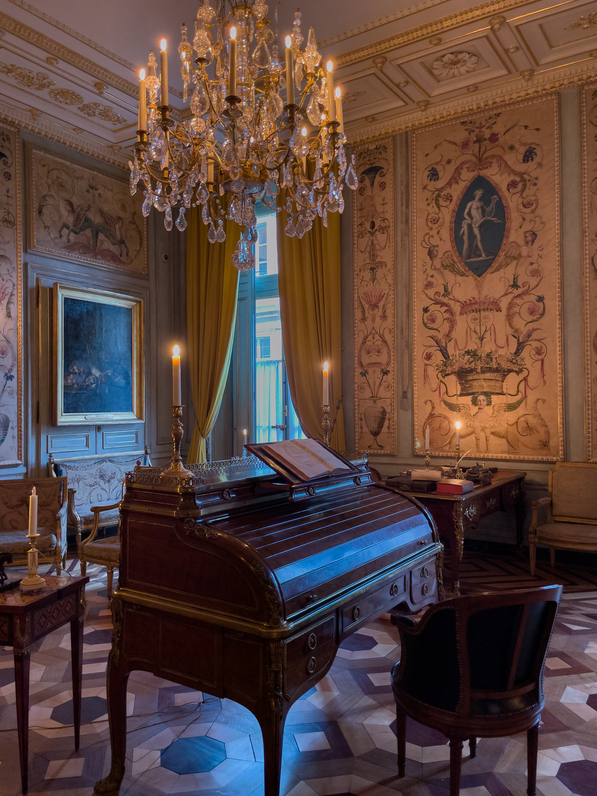Een Riesener bureau