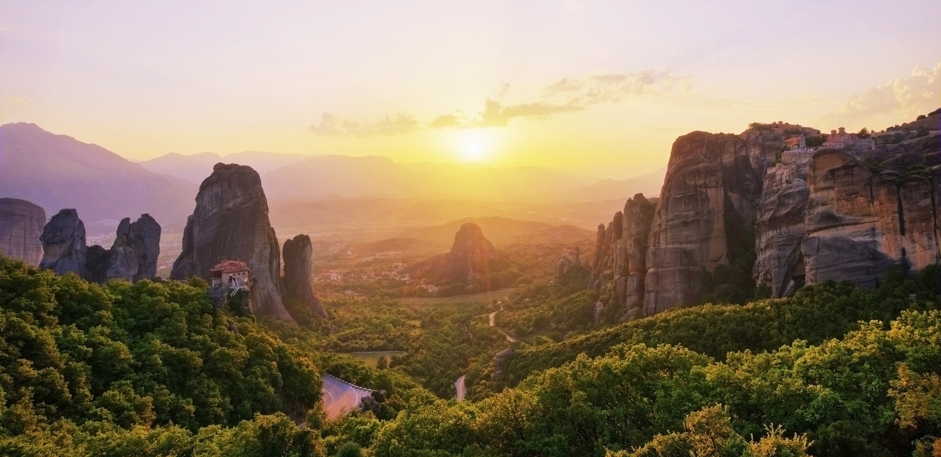 Meteora, Greece // Nikon D300s + Sigma 10-20 mm // 13 mm, f/16, HDR composed of 9 exposures