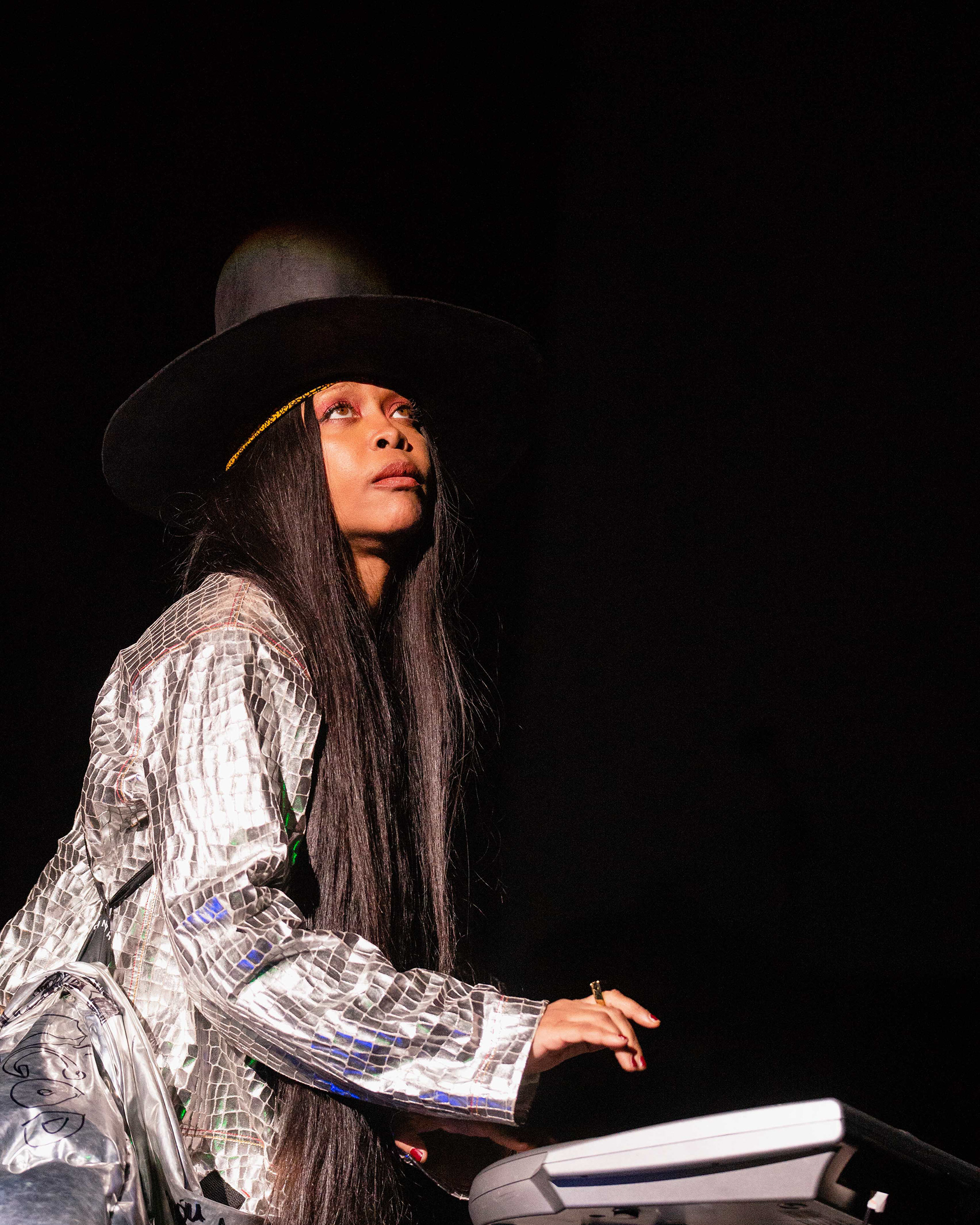 Erykah Badu | Lights On