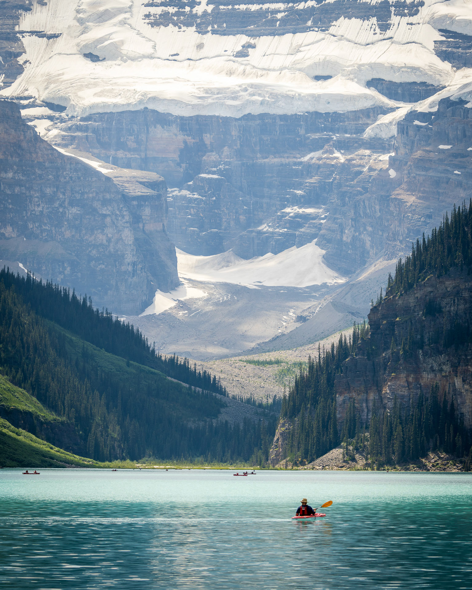 P25 - Canoeing at Lake Louise