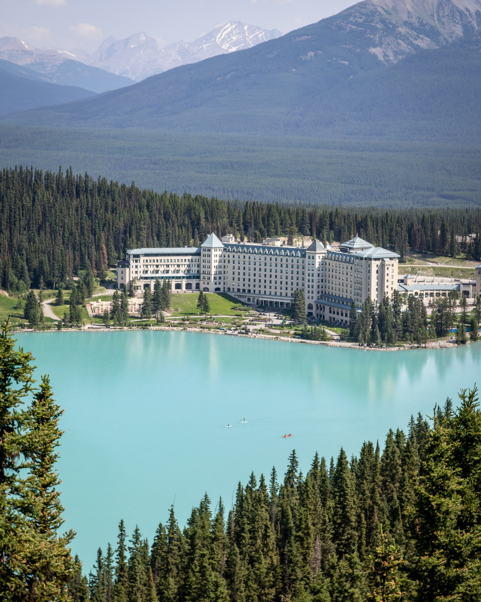 P33 - Fairmont Lake Louise from above