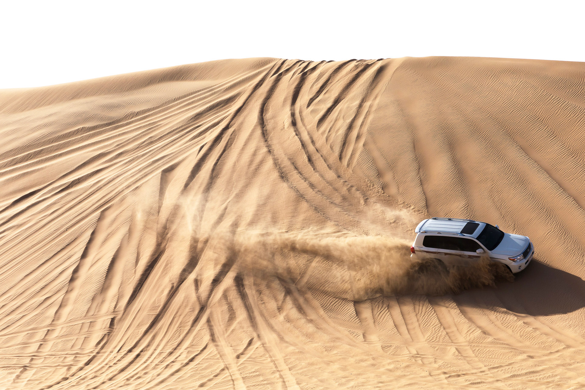 P39 - Car in the desert in Abu Dhabi