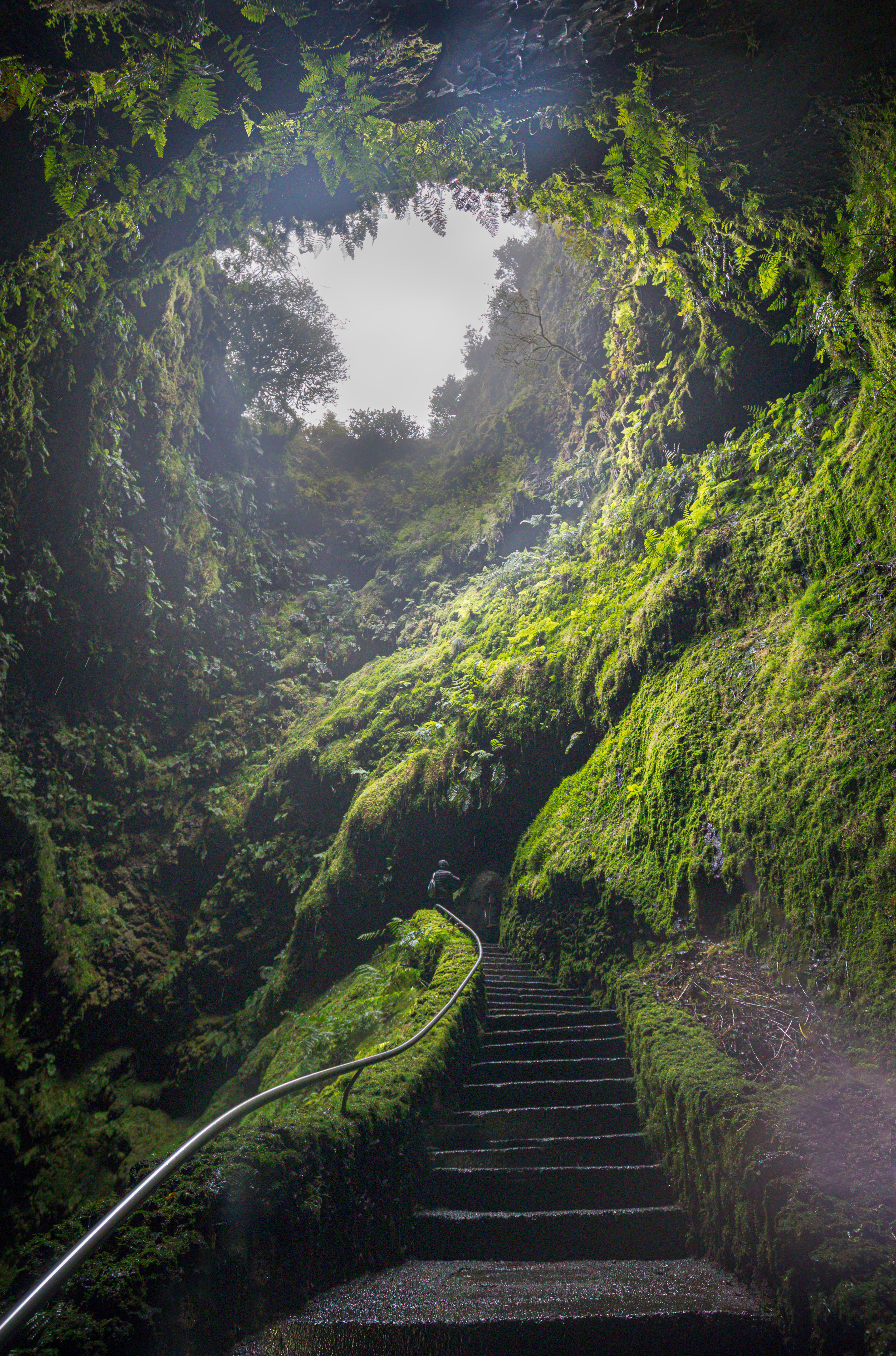 Algar do Carvao, volcanic vent., Terceira