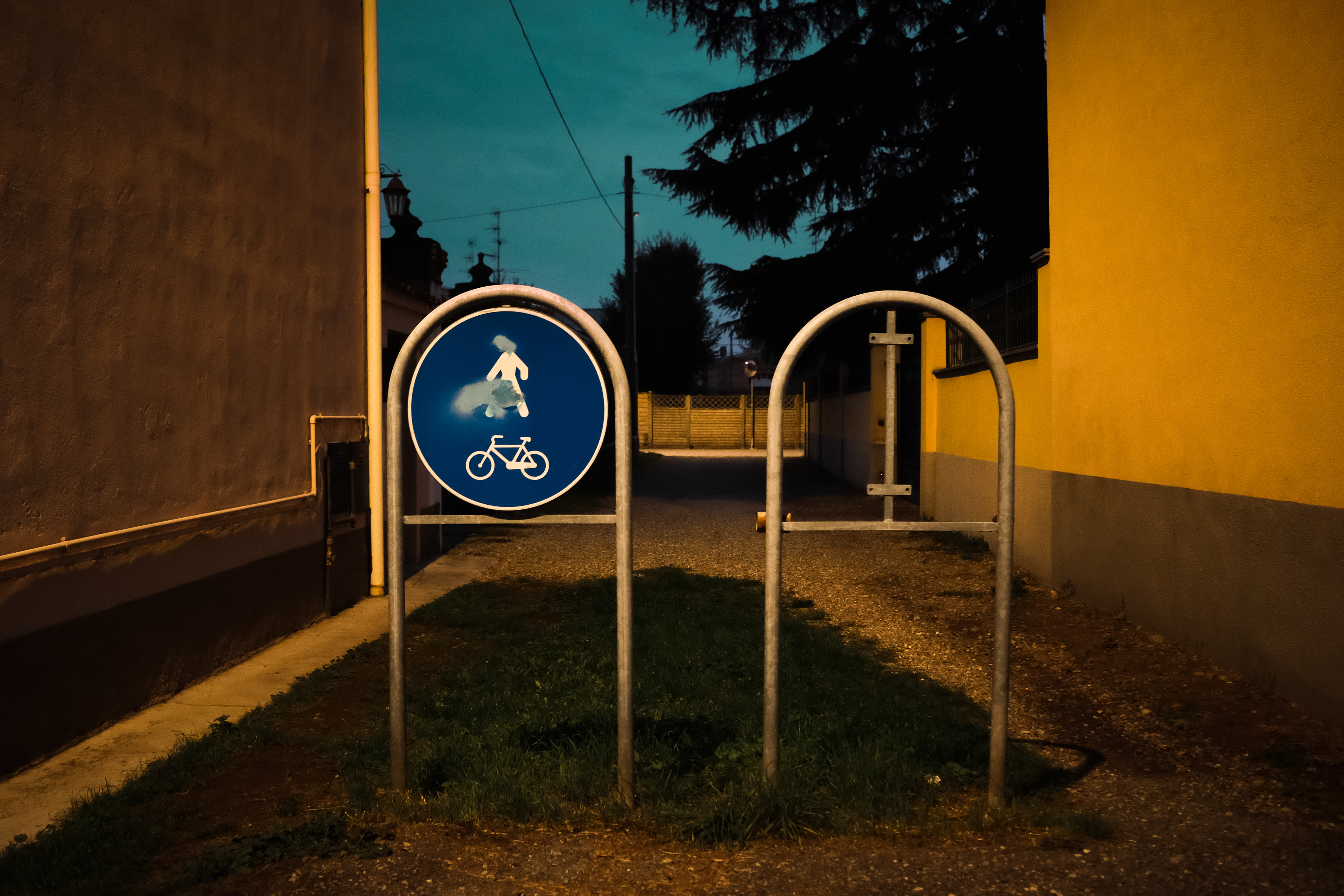non manca nulla ai soliti passi