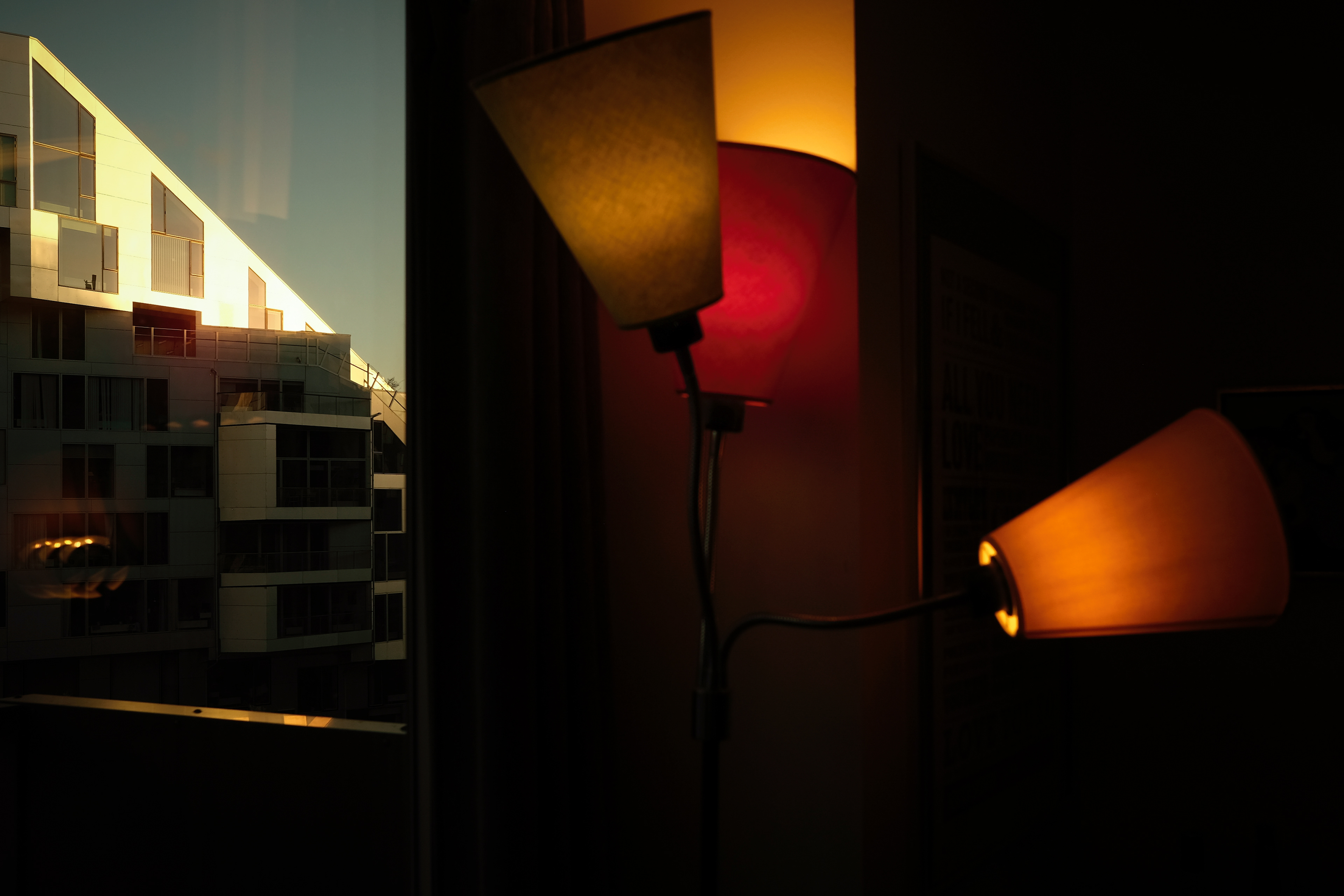 in equilibrio, internamente 