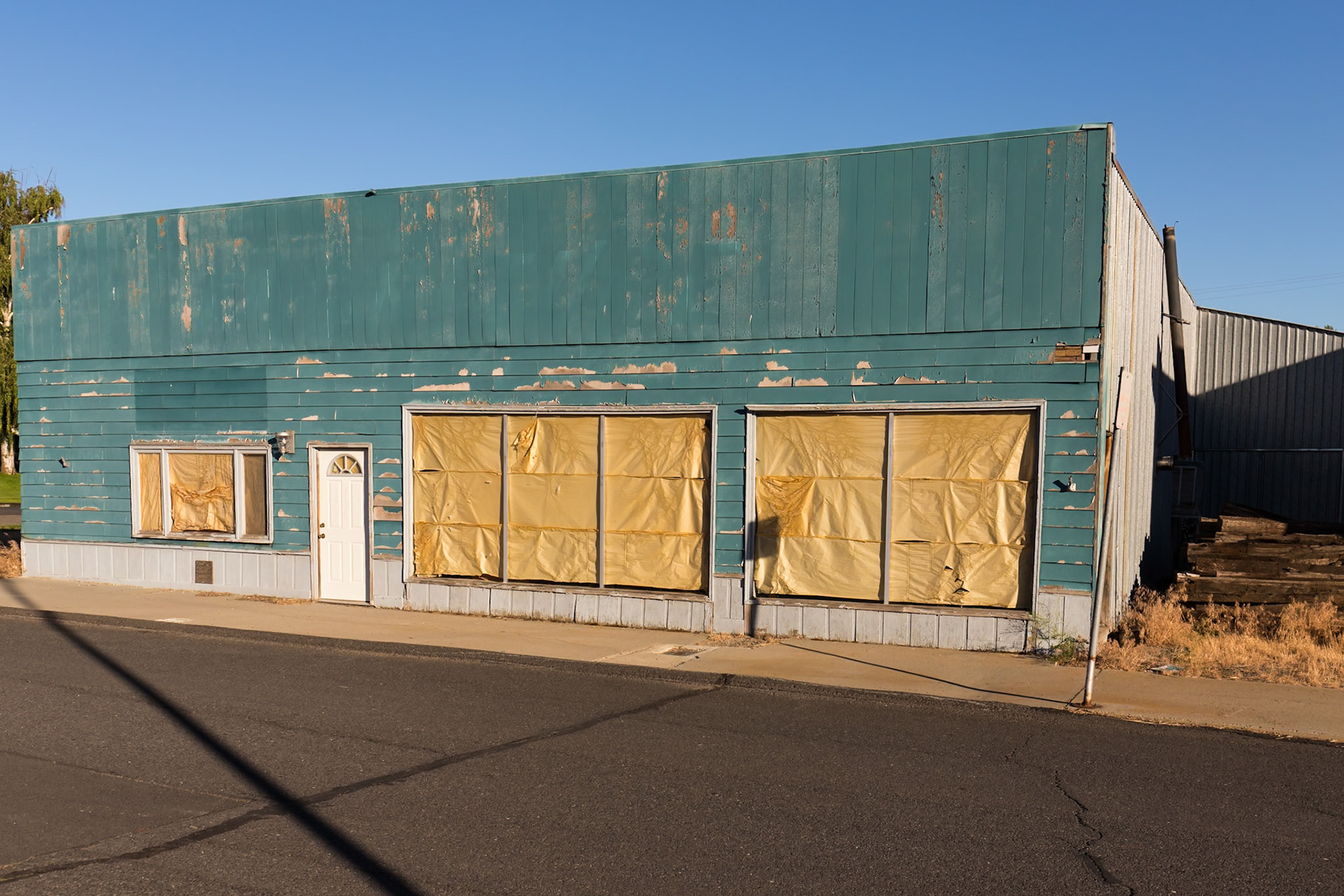 Abandoned teal building-1, Ritzville, Washington