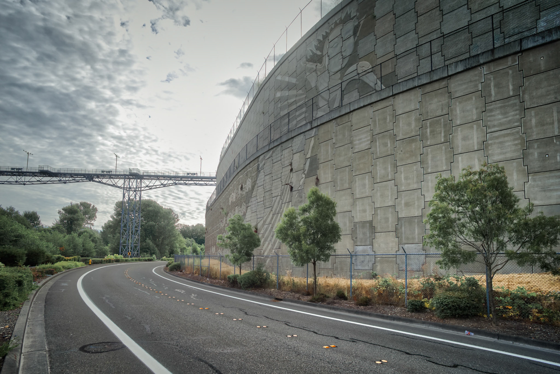 SE support wall integrates public artwork