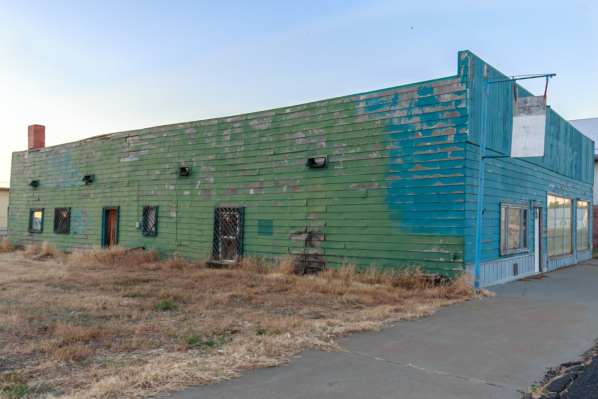 Abandoned teal building-2, Ritzville, Washington