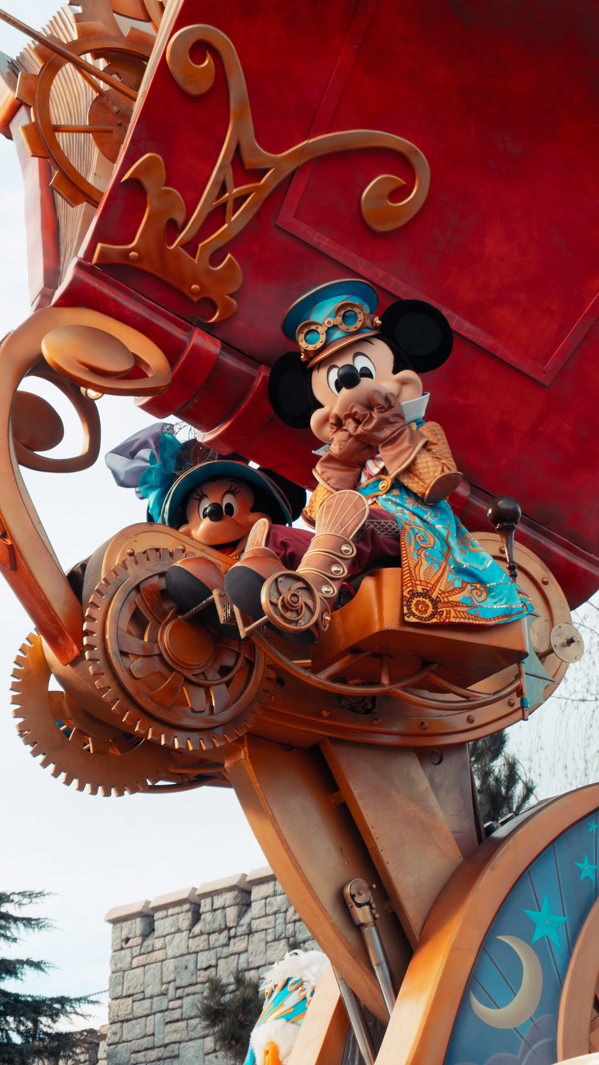Stars on Parade at Disneyland Paris in 2020. Photos taken just for fun!