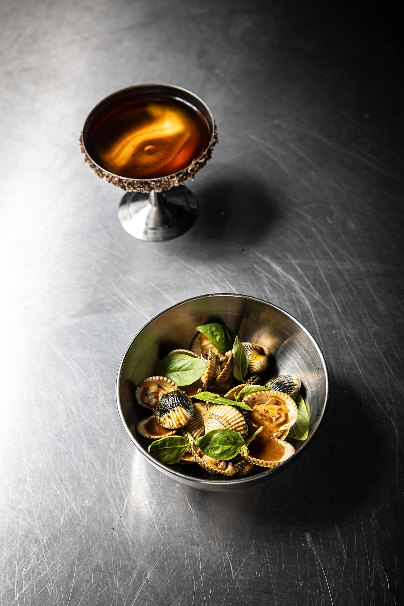 We Are Ona / Crosby Studio - Ahhhh Paris Internationale