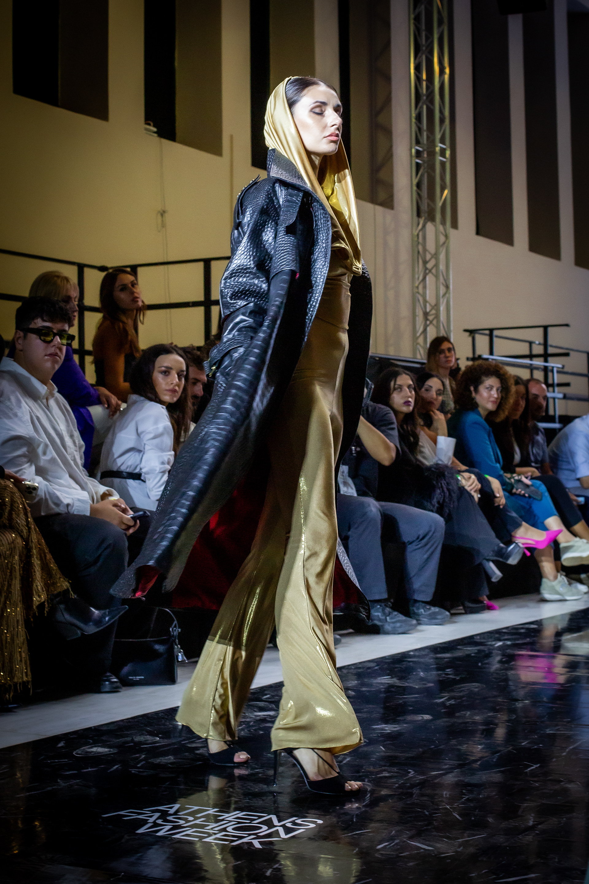 Catwalk - Golden