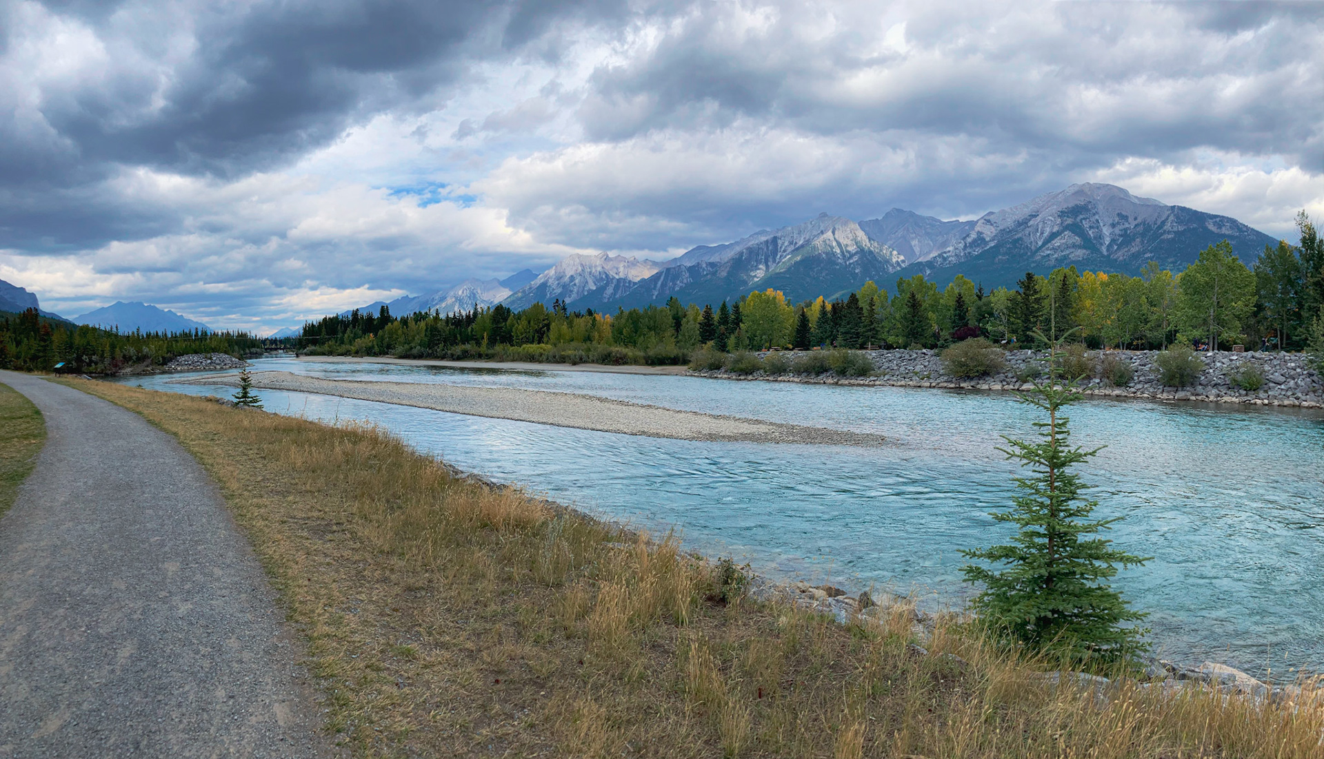 Canmoren - Bow River