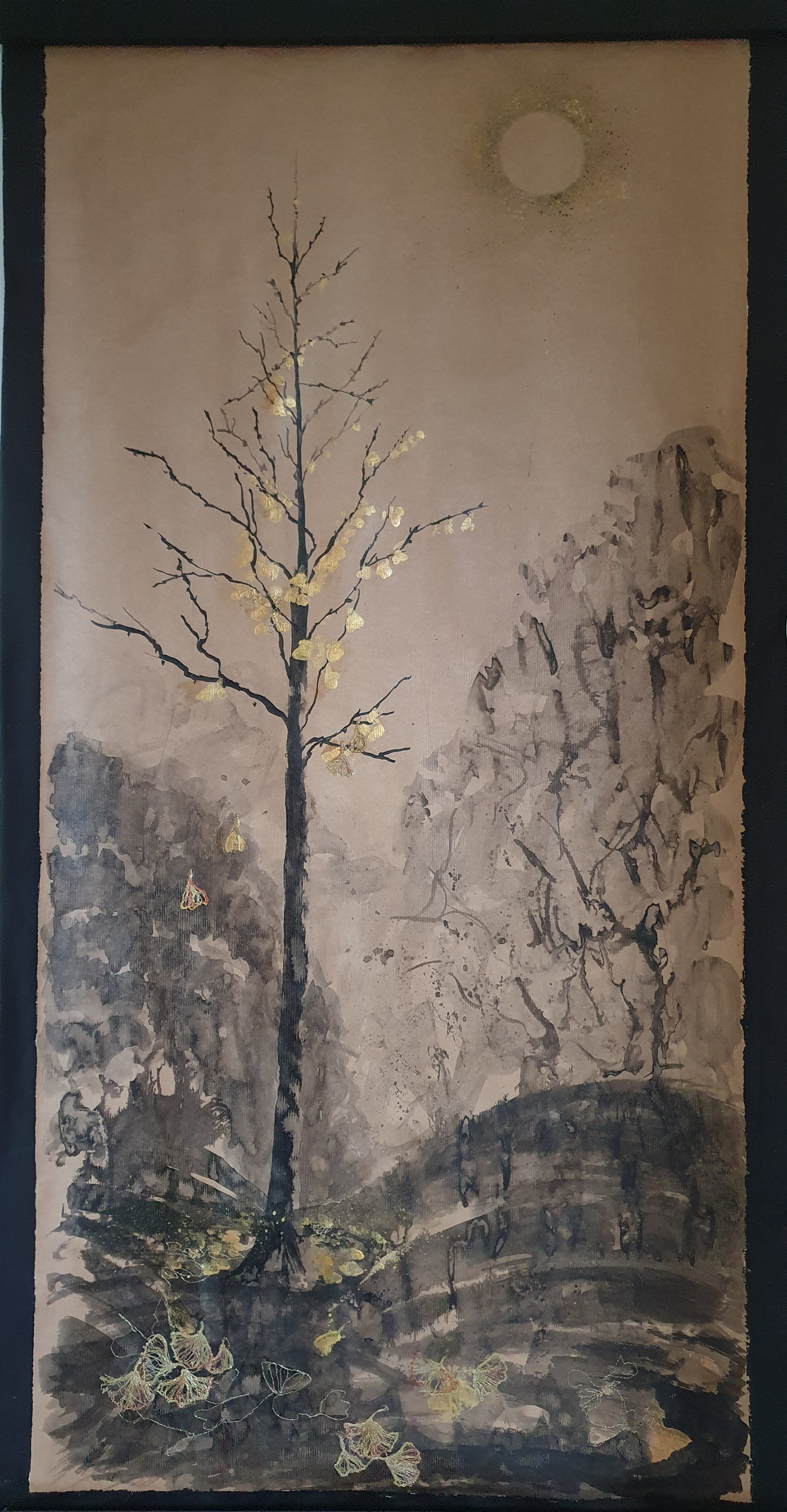 Falling  150 x 77 - toile de lin, kraft, encre et or