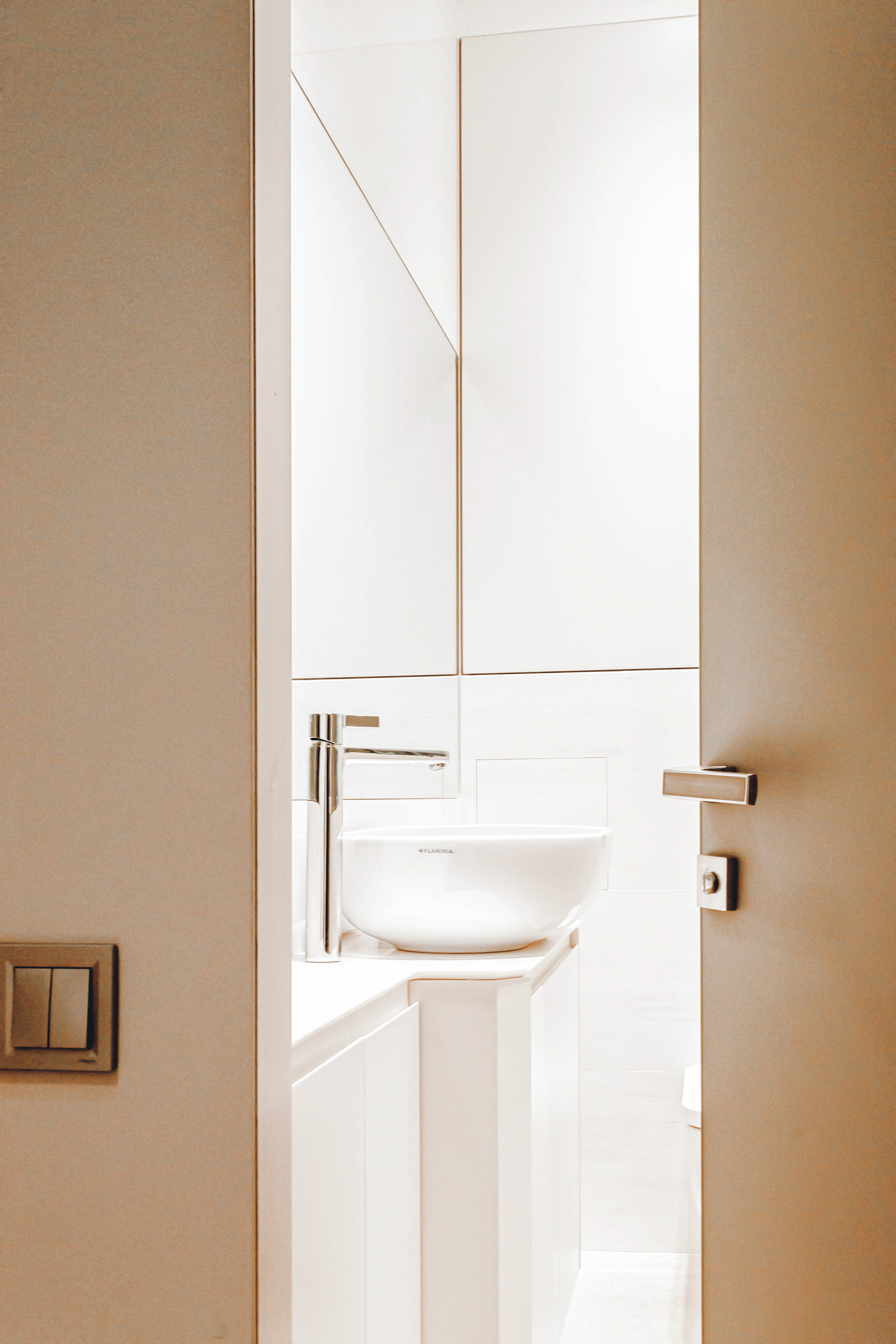 seamless interior door