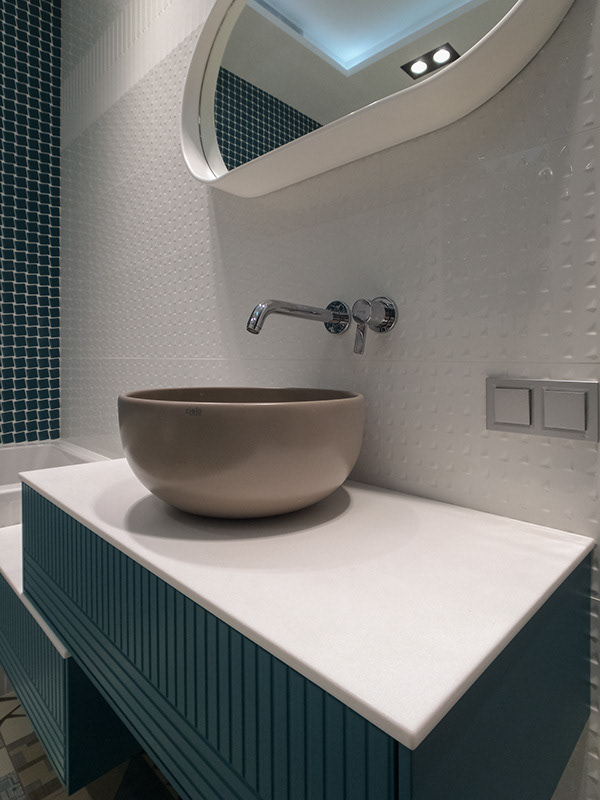 floating vanity with ceramic sink