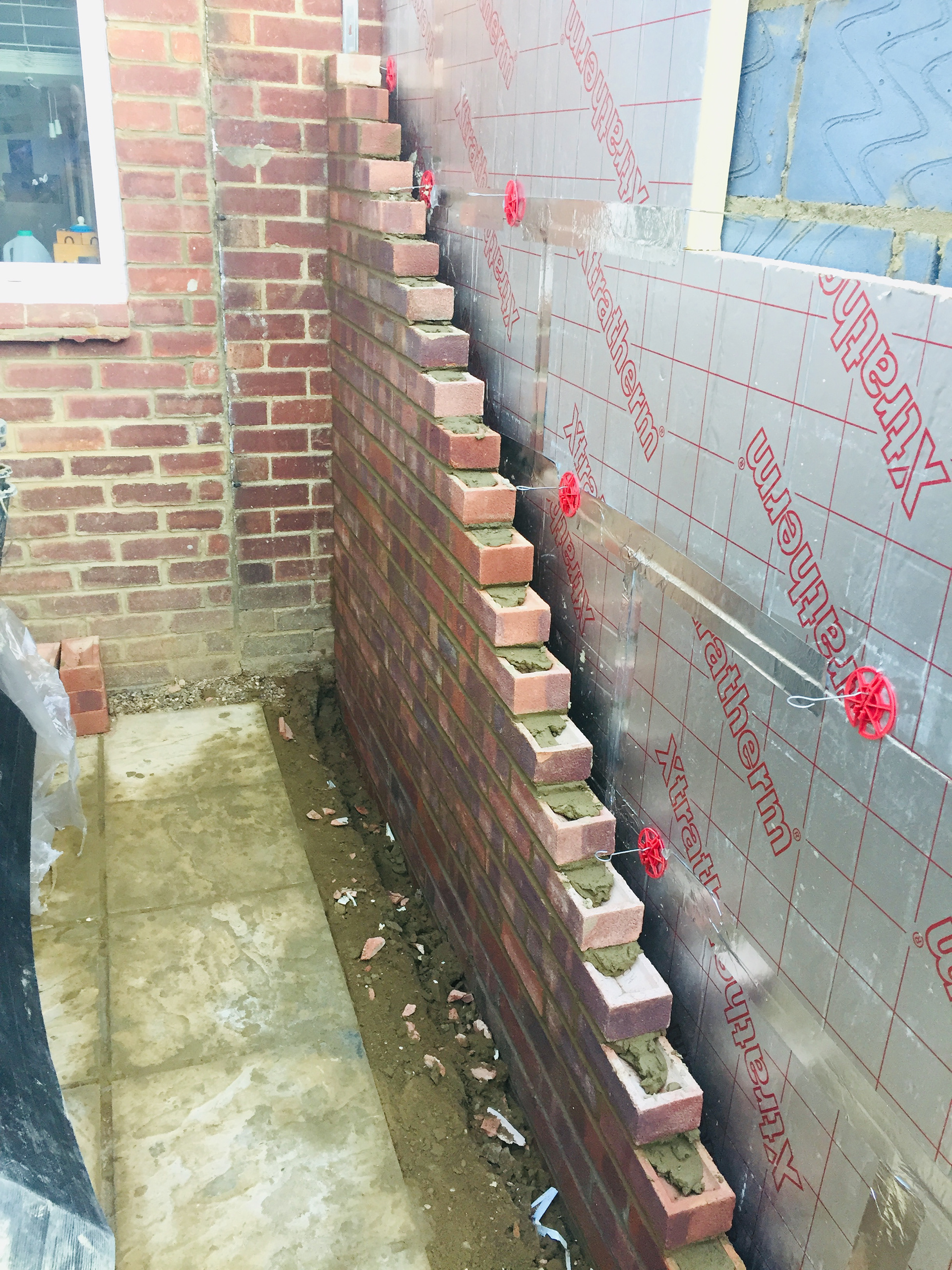 Insulation is used between the internal and external brickwork.