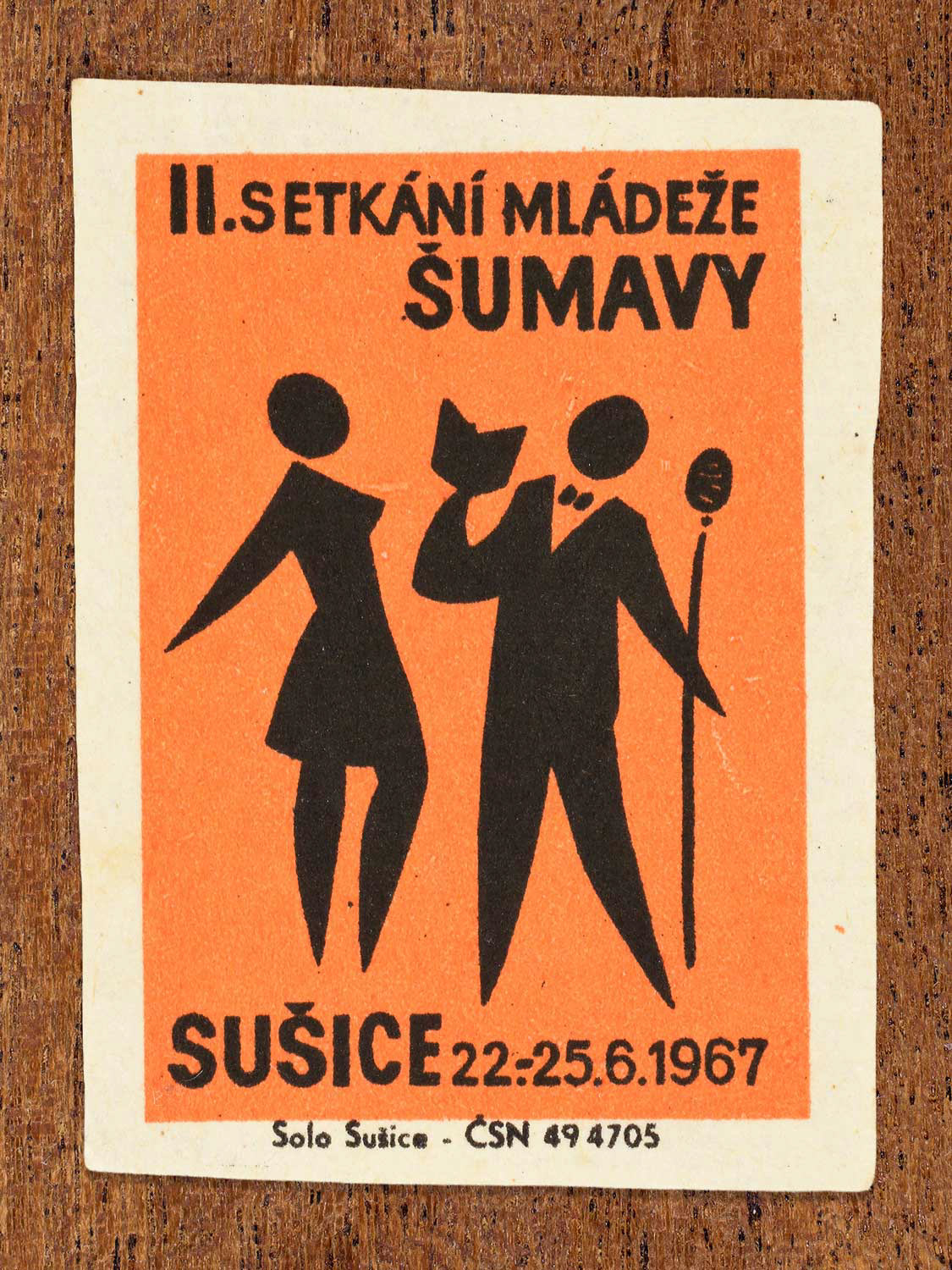 Vintage 1967 Czech matchbox label showing two youths singing at a microphone. Produced by the Solo Sušice match factory to promote organised cultural performances at a youth festival.