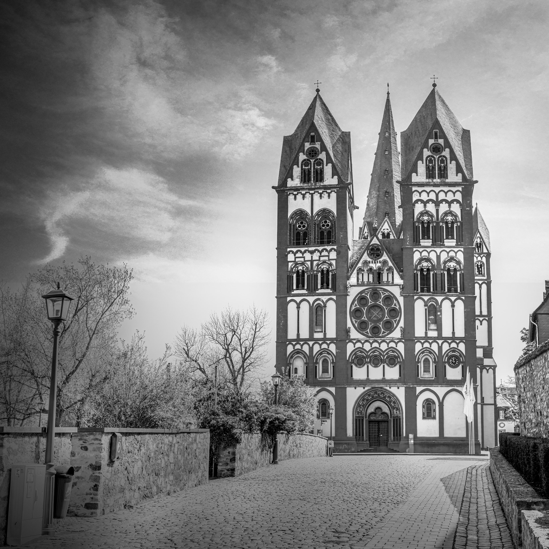 Alleine am Limburger Dom