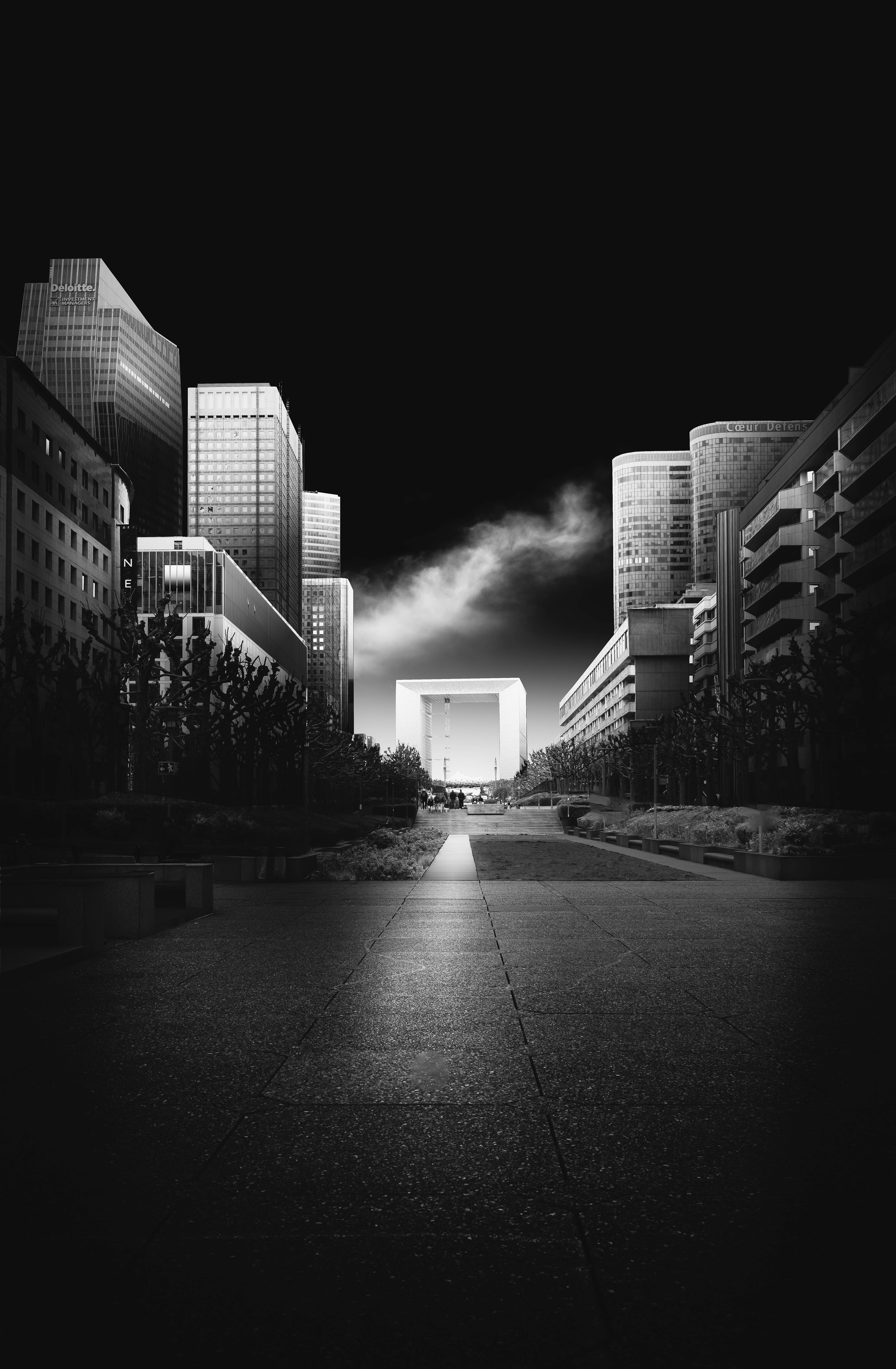 La Défense Central View