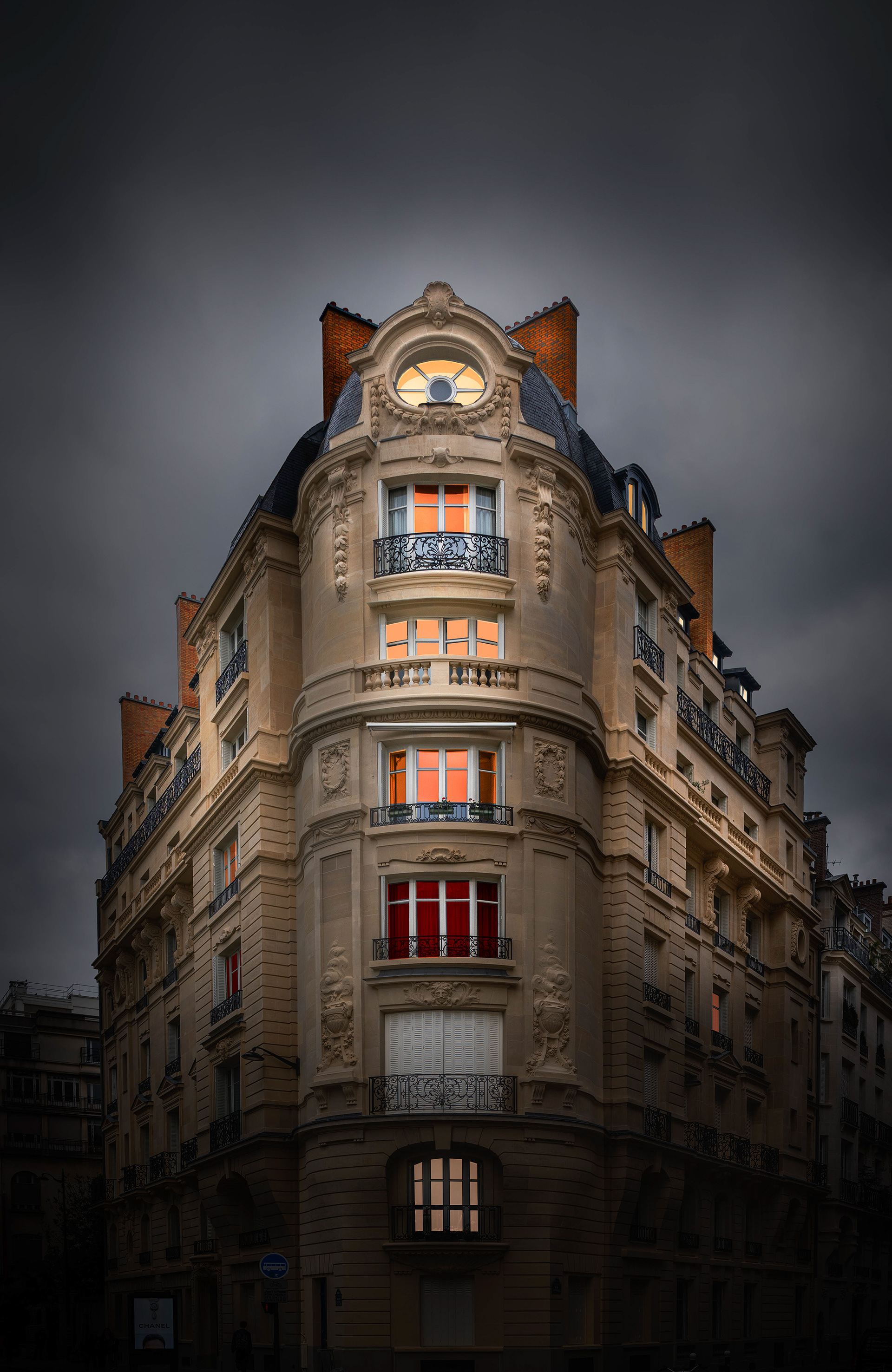 Paris Corner Light