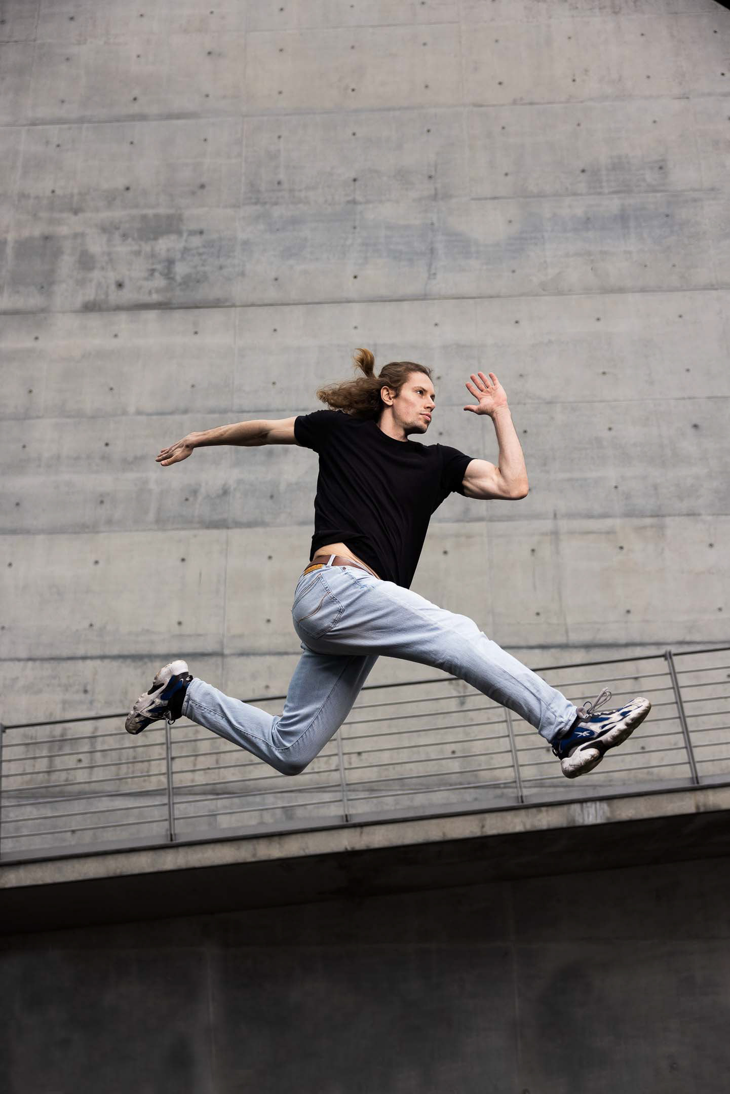 Instagram: @aaroncooper24