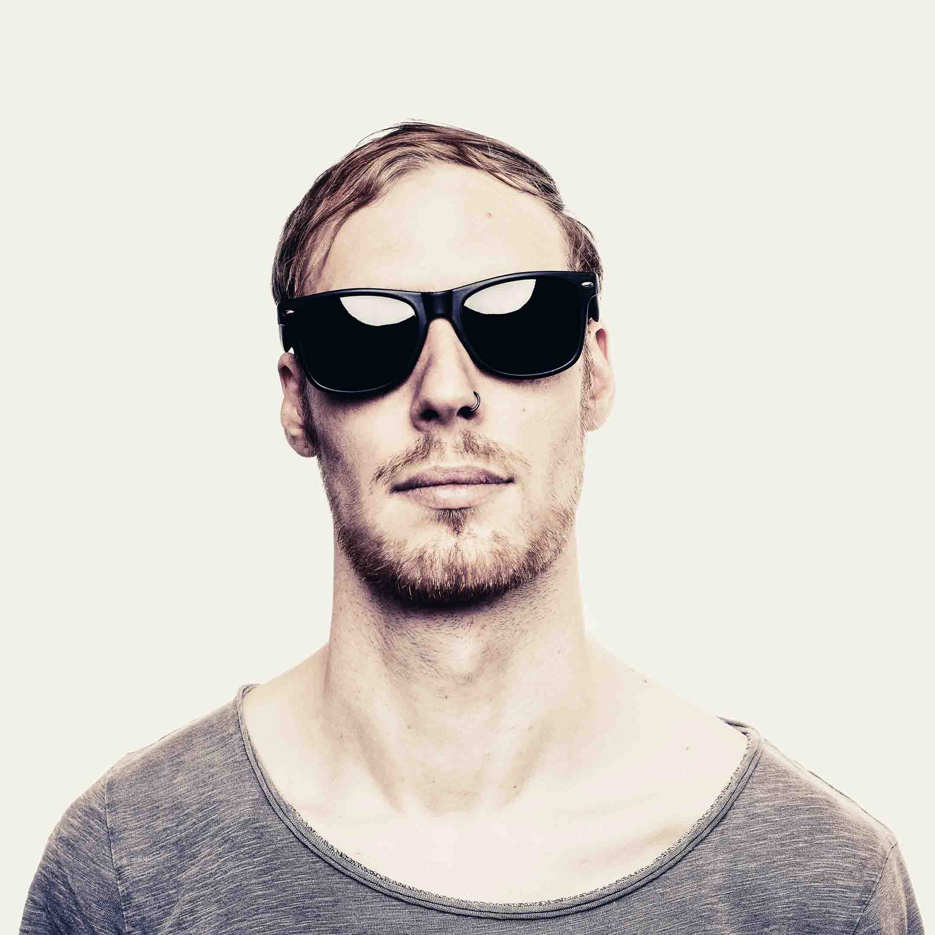 Instagram: @othertune_ofc