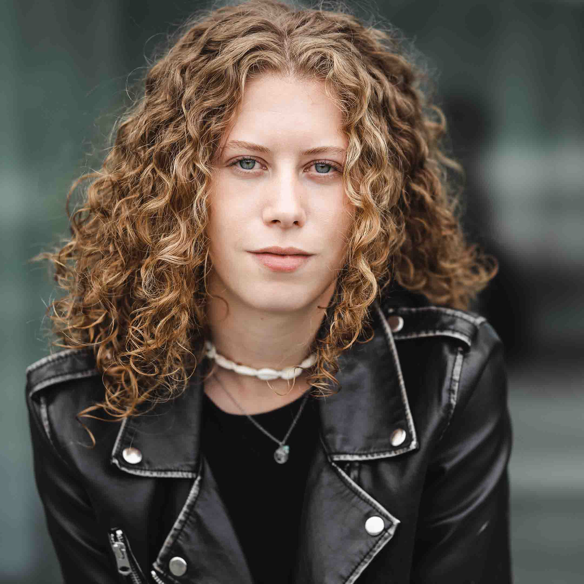 Instagram: @lunanitschke