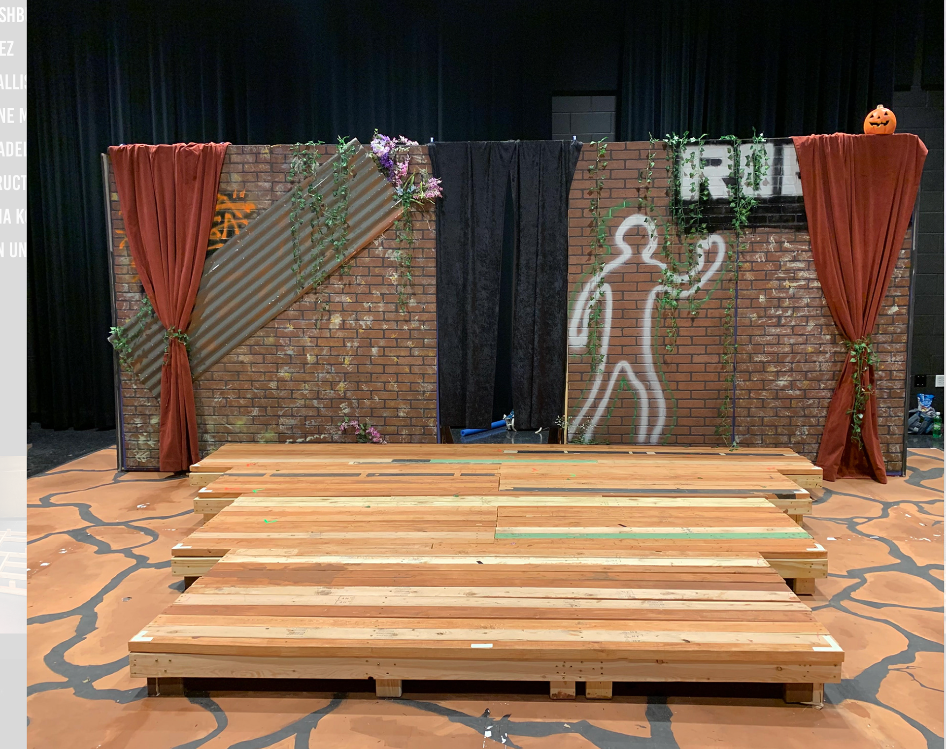 Wall flats and additional curtains for act 3 transition