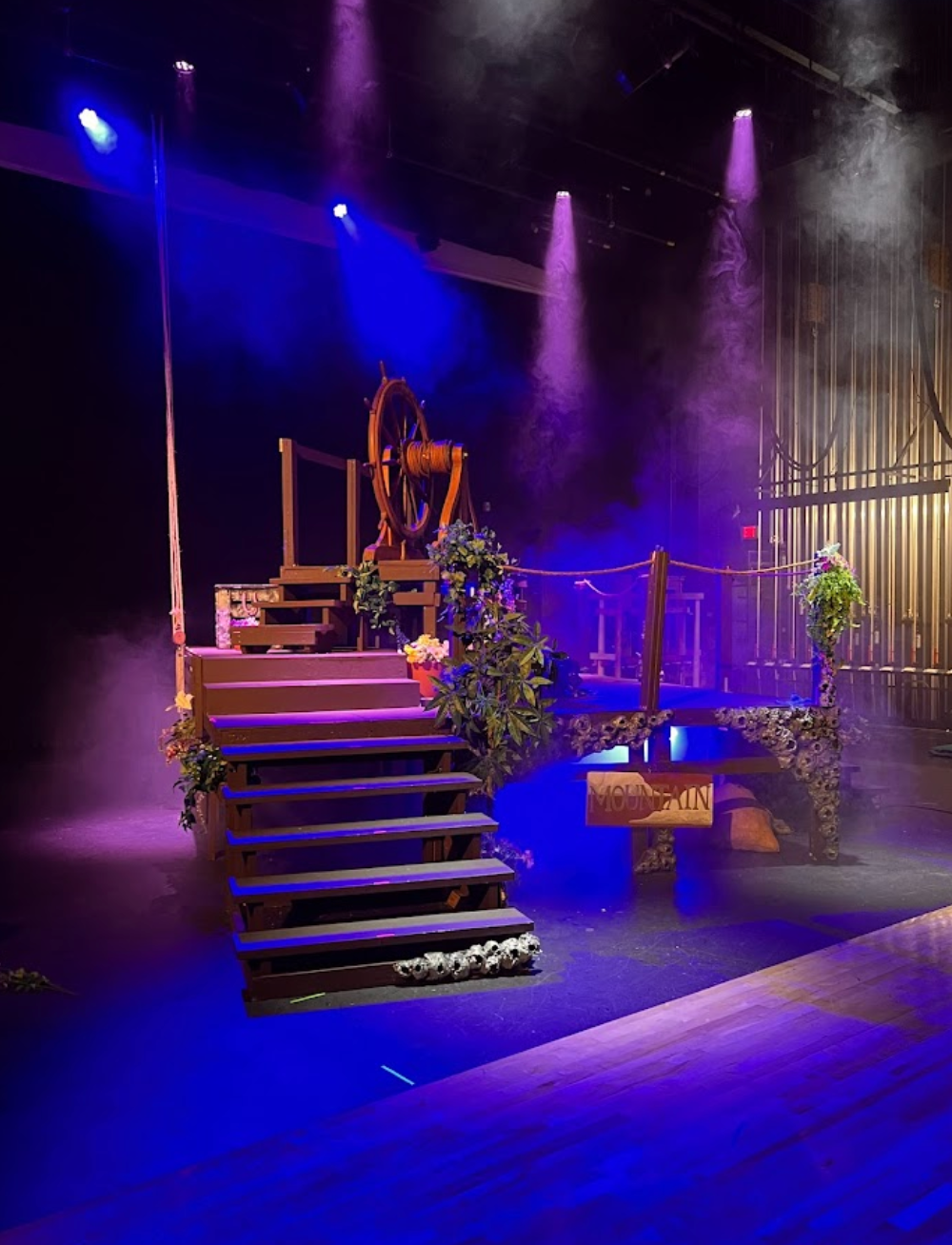 Both ships are adorned with foliage in act 2