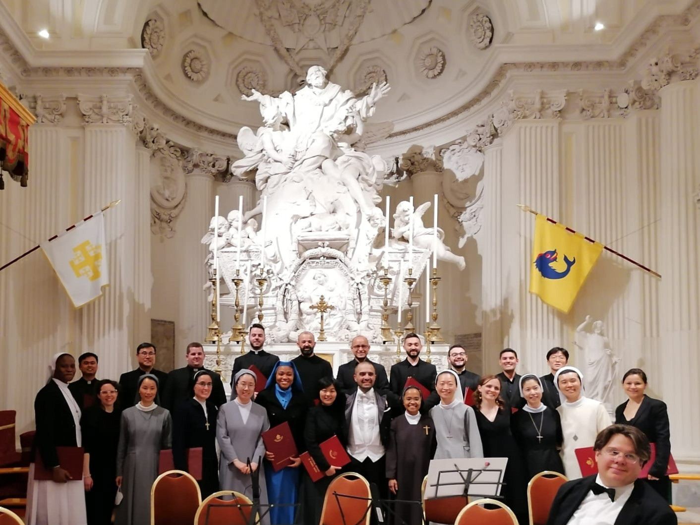 con i Cantori del Pontificio Istituto di Musica Sacra