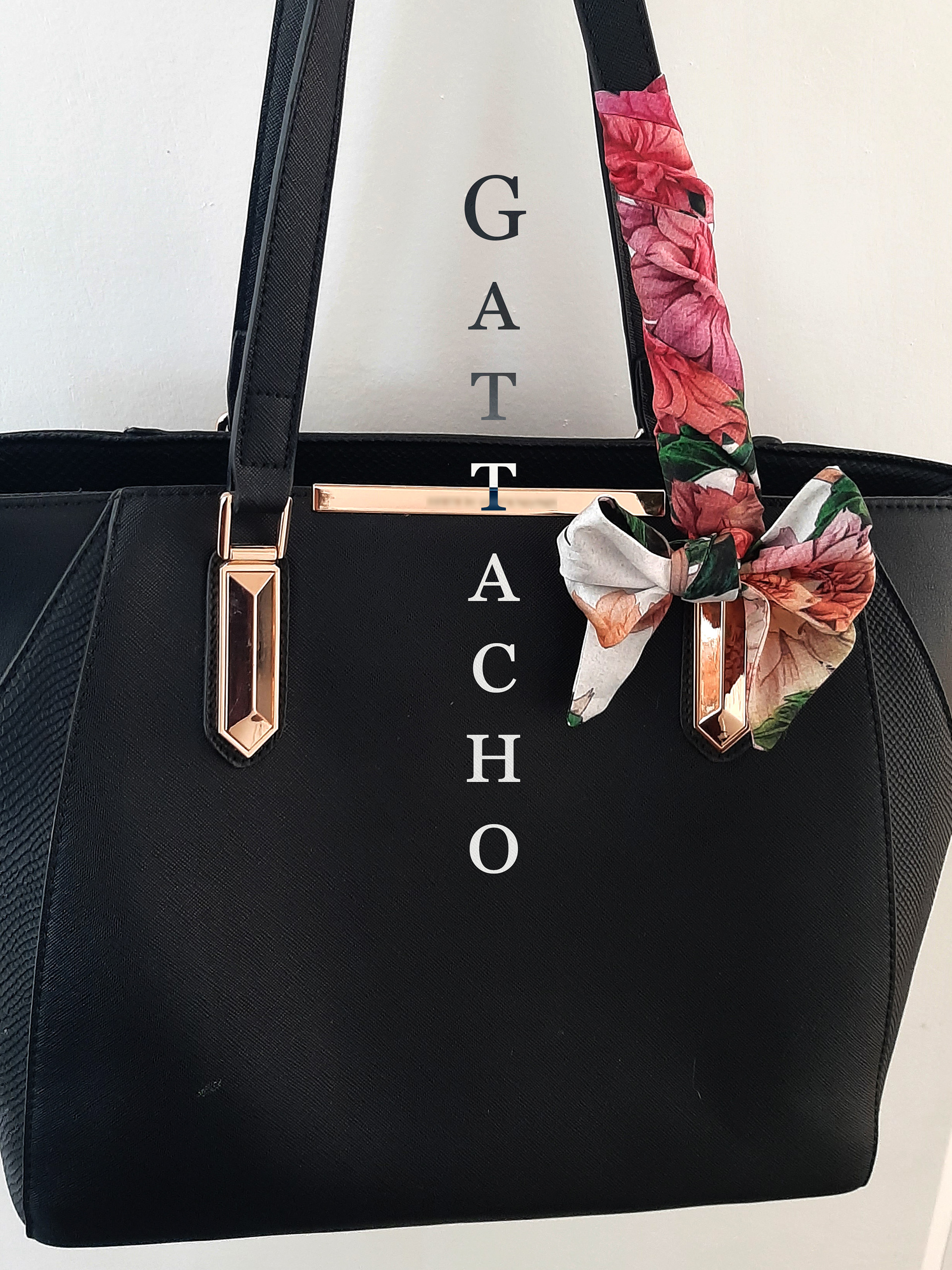 Bandeau Scarf on Shoulder Bag (Dahlia White)