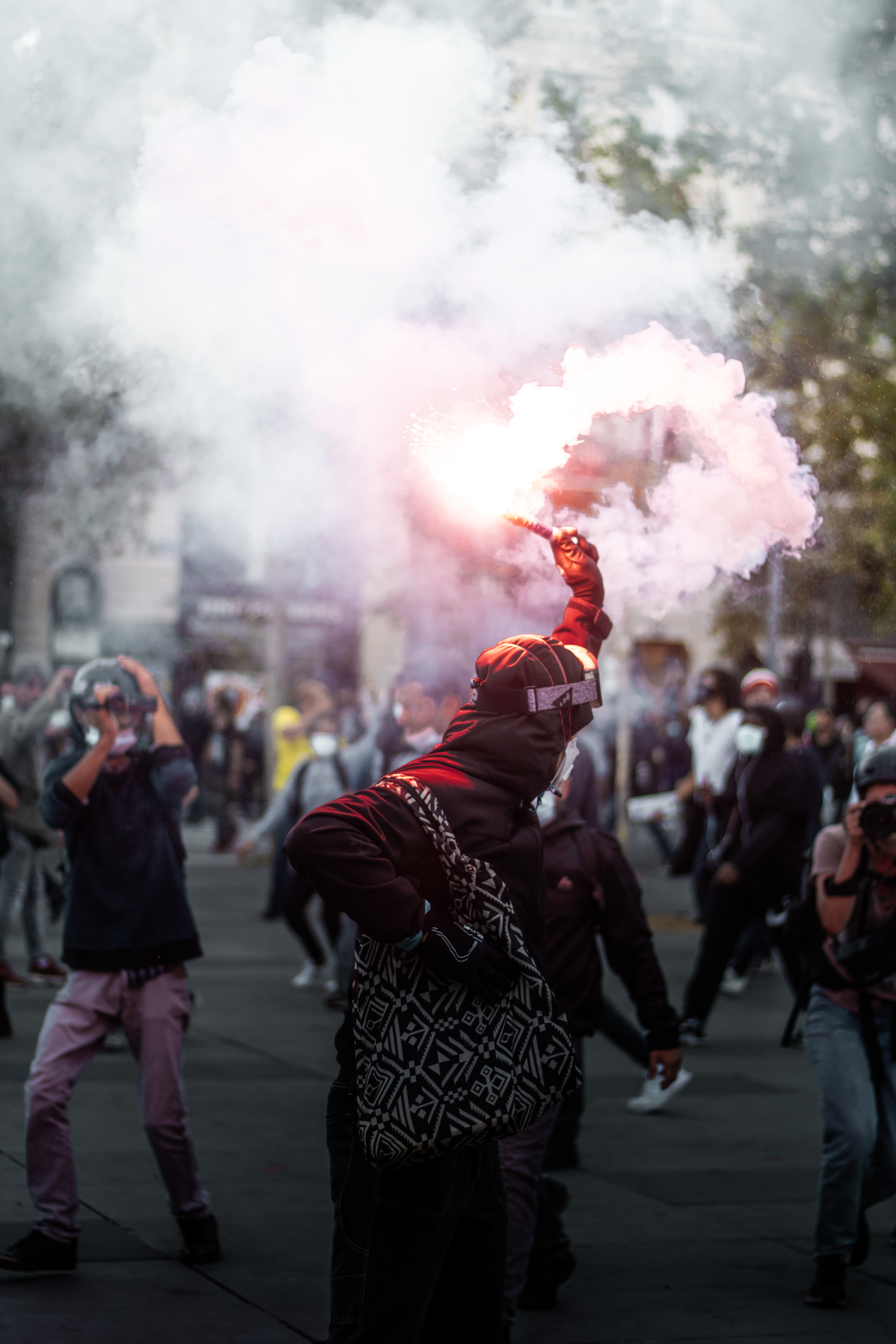 Après quelques épisodes de tensions, la manifestation arrive sur la place de la République, avant de rejoindre son point d'arrivée, Bastille.